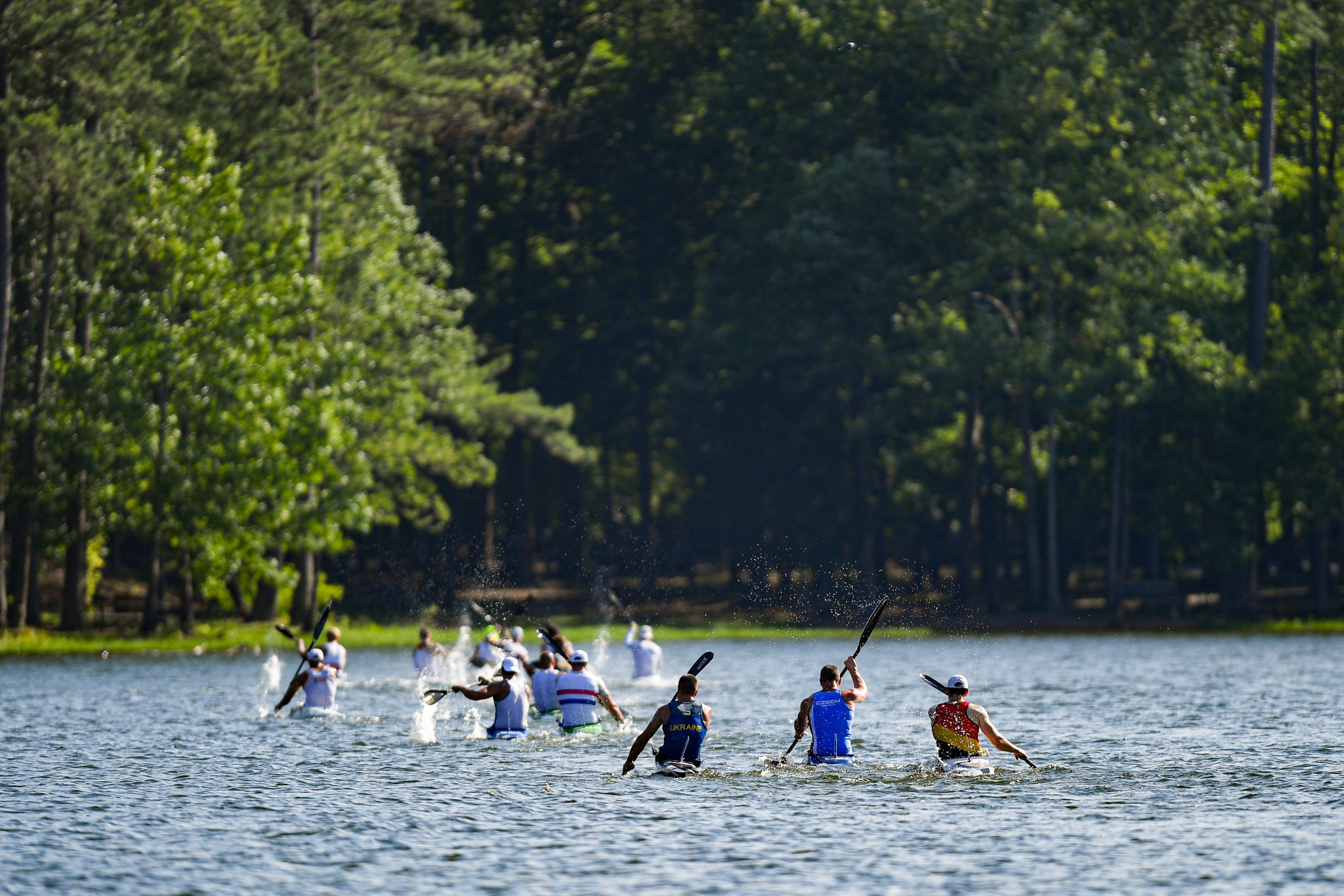 Marathon canoeists battle it out on the waters at Oak Mountain State Park ©The World Games 2022