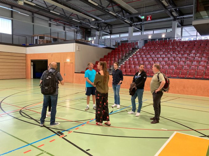 A FISU delegation inspected Mülheim's Westenergie Sports Hall ©Twitter/FISU