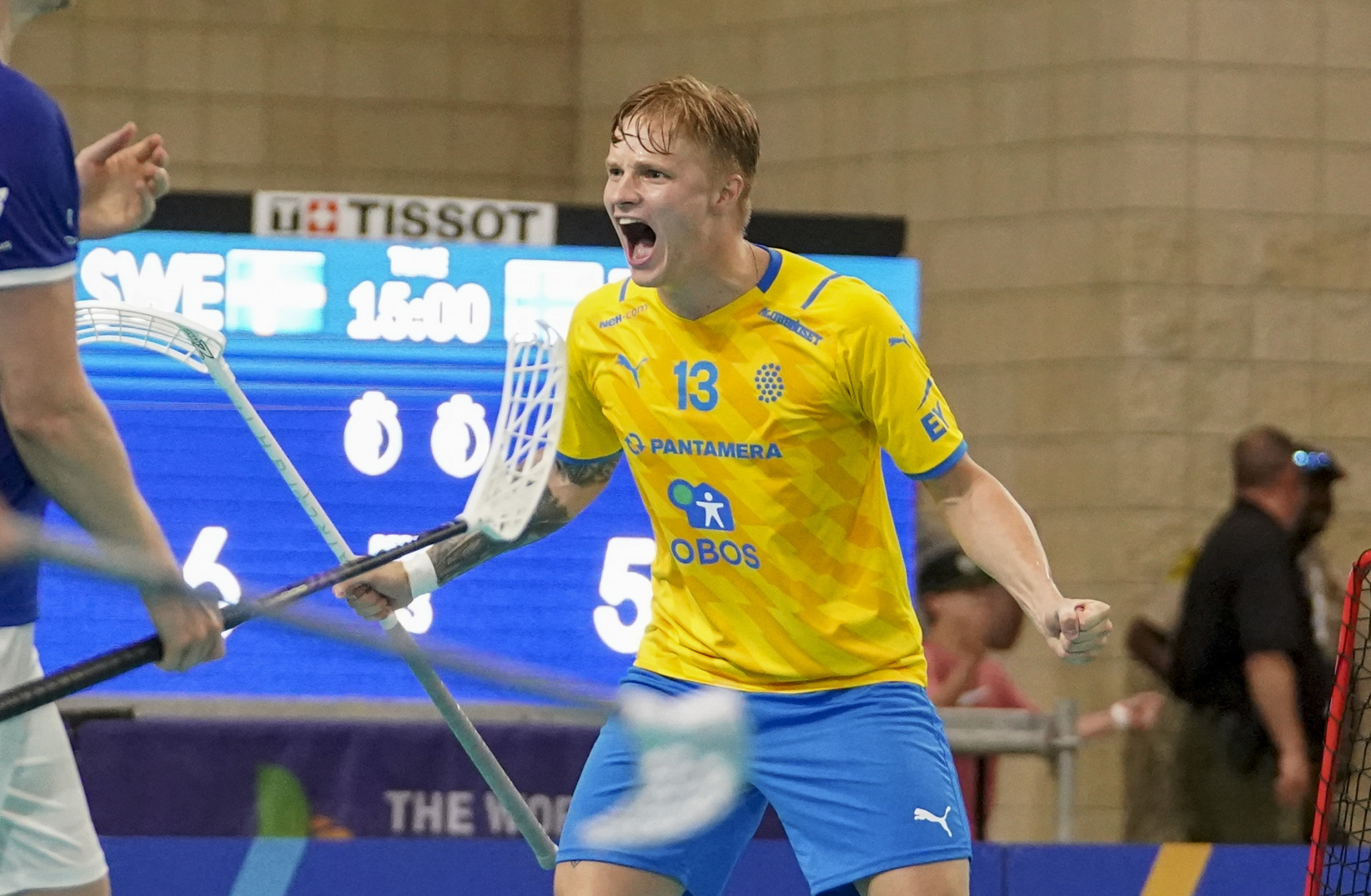 Ludwig Persson struck the decisive sixth goal for Sweden in their men's floorball final victory against Finland ©Marvin Gentry/The World Games 2022