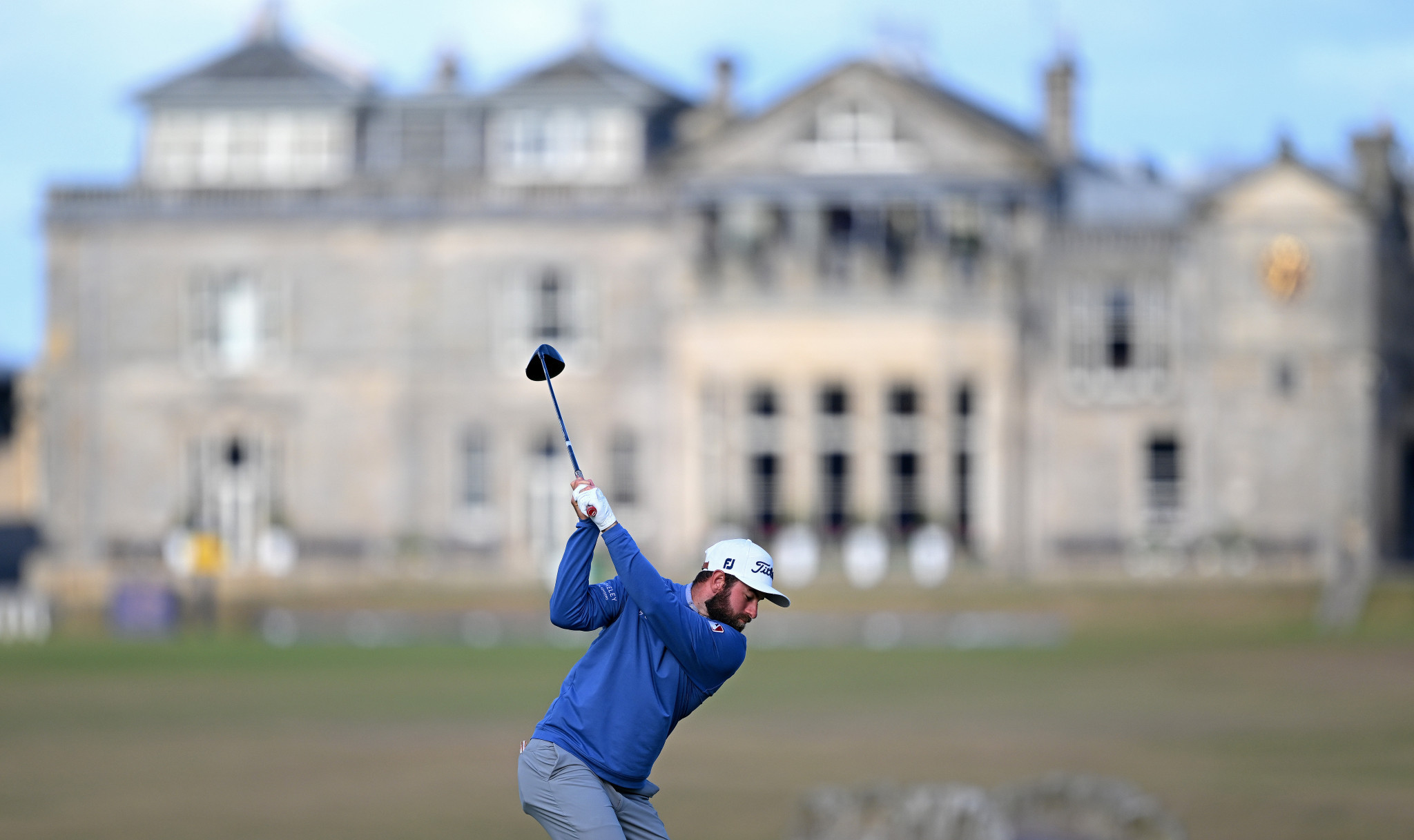 The United States' Cameron Young is on the heels of Cameron Smith even though the Australian has produced two record-breaking rounds at St Andrews ©Getty Images