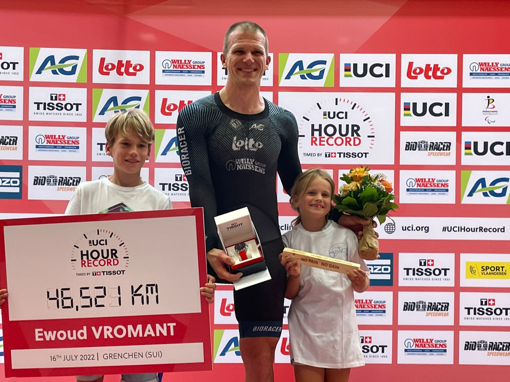 Paralympic medallist Vromant breaks UCI hour record in Switzerland