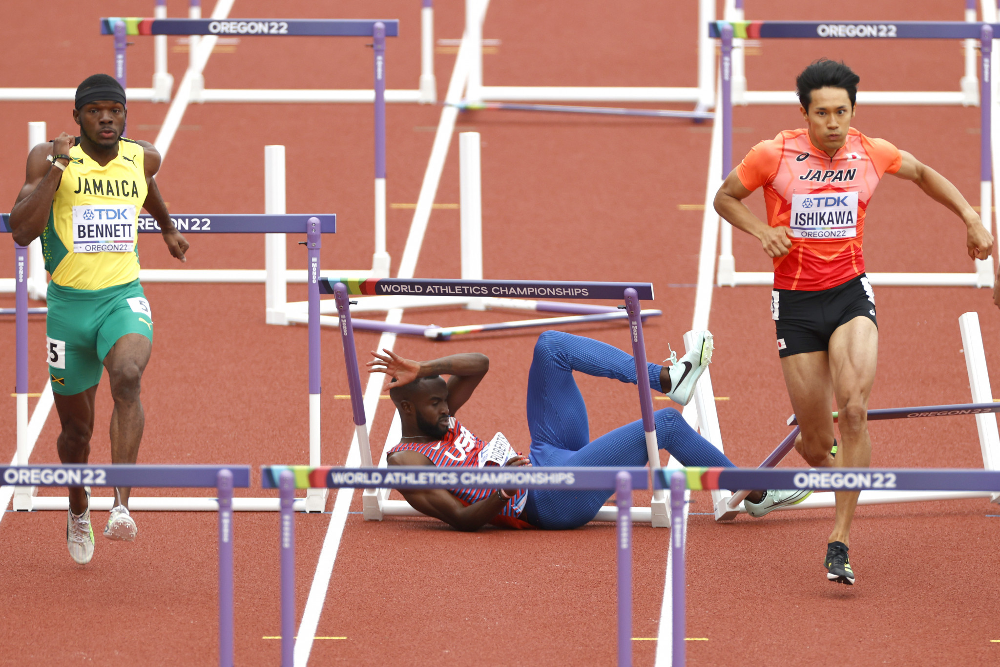 Daniel Roberts, the United States 110m hurdles champion, was disqualified for the second World Athletics Championships after falling at the seventh barrier ©Getty Images