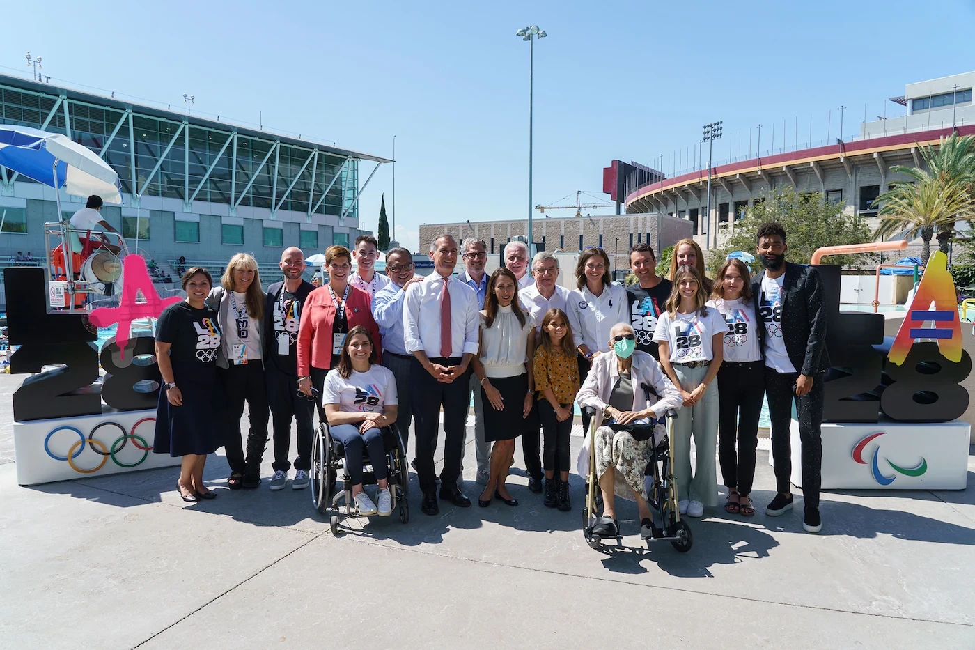 IOC President Thomas Bach joined Los Angeles Mayor Eric Garcetti and several past and present athletes to announce the dates for the 2028 Olympic and Paralympic Games ©IOC