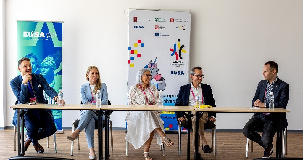 A series of guest speakers explained the importance of dual careers at the EUSA round table ©EUSA