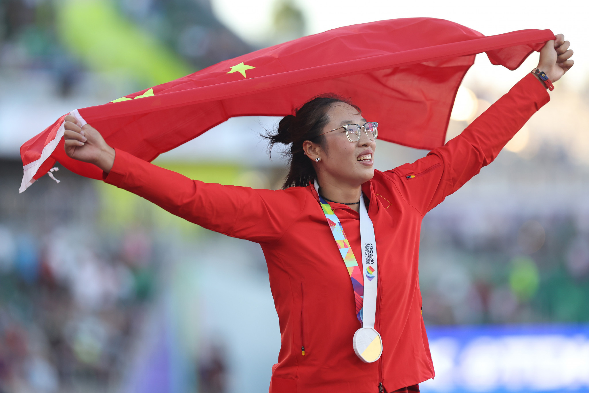 Bin Feng of China won the women's discus final after throwing a personal best 69.12 metres on her first attempt in the circle ©Getty Images
