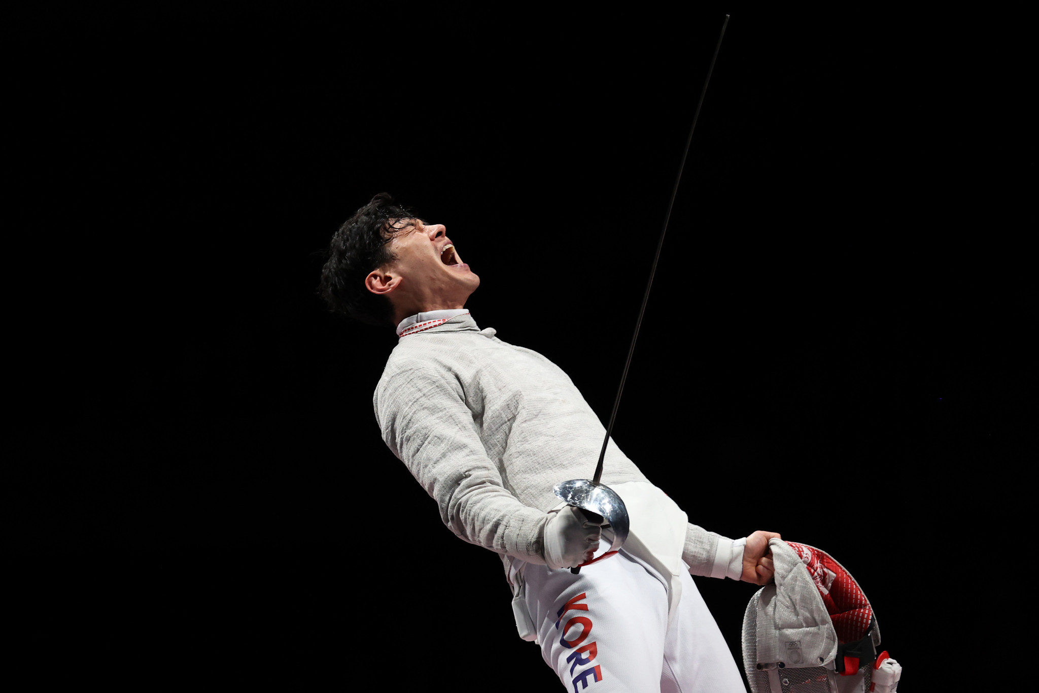 Gu Bong-il was part of the South Korean men's sabre team that won gold ©Getty Images