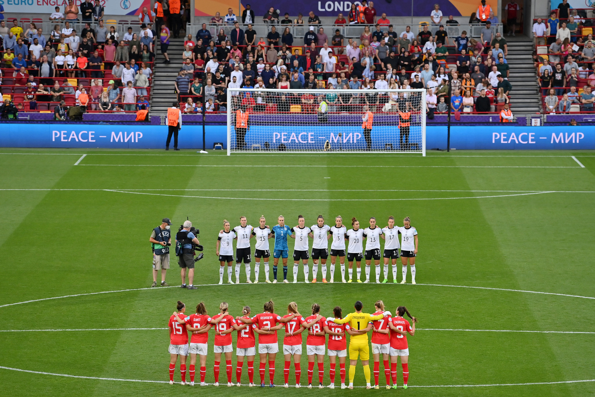 A moment's silence was held for Uwe Seeler before last night's UEFA Euro 2022 match between Germany and Austria in London ©Getty Images
