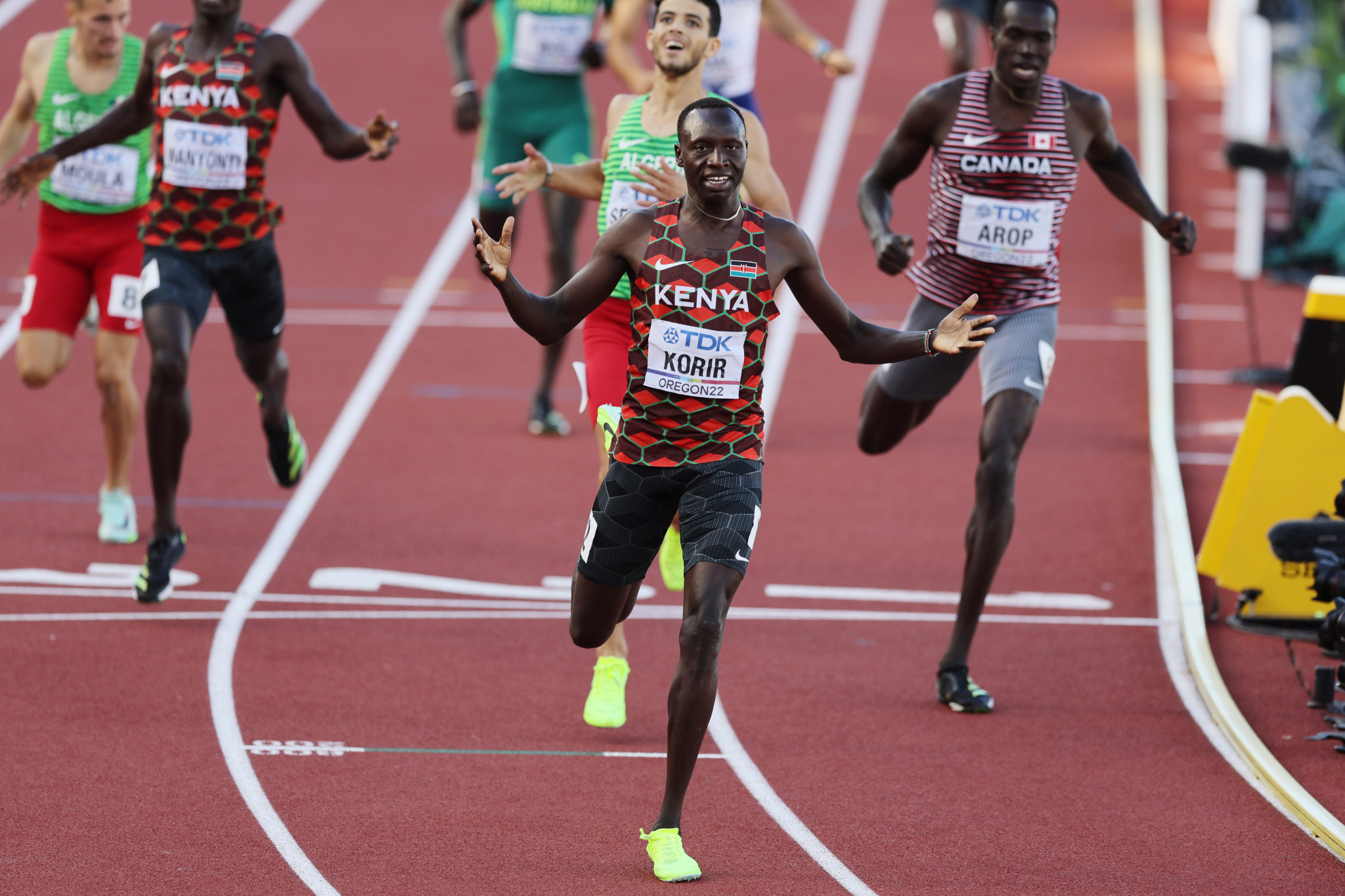 
Kenya’s Emmanuel Korir came home in a season’s best of 1min 43.71sec to win the men's 800m title ©Getty Images