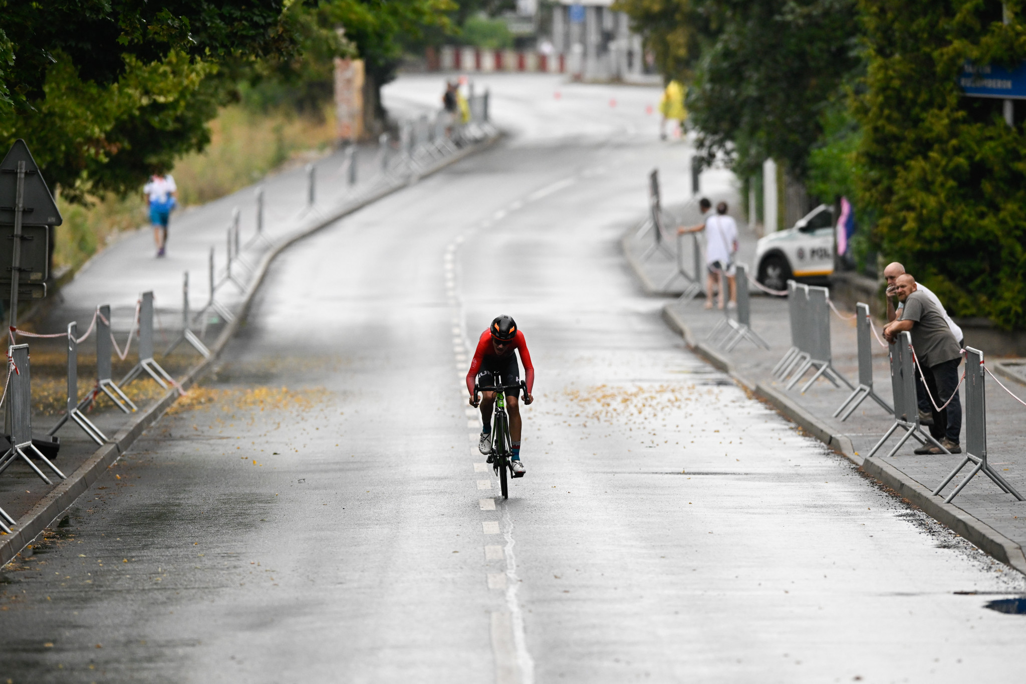 Ferguson and Goszczurny storm to cycling golds at Banská Bystrica EYOF in poor weather