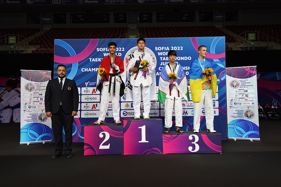 The medal ceremony for the men's over +65kg category at the World Taekwondo Cadet Championships ©World Taekwondo