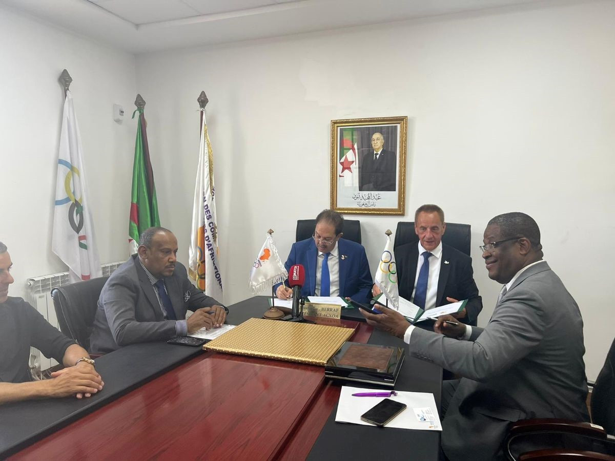 ICF President Thomas Konietzko, second right, and ANOCA counterpart Mustapha Berraf, second left, signed the agreement ©ICF