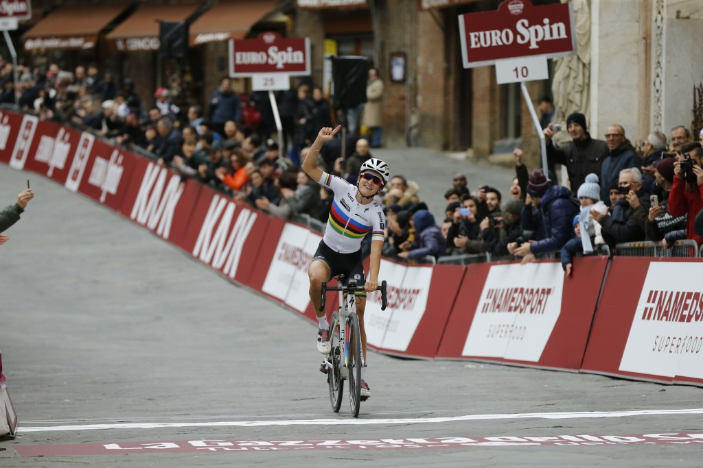 World champion Armitstead wins Women's WorldTour opener Strade Bianche