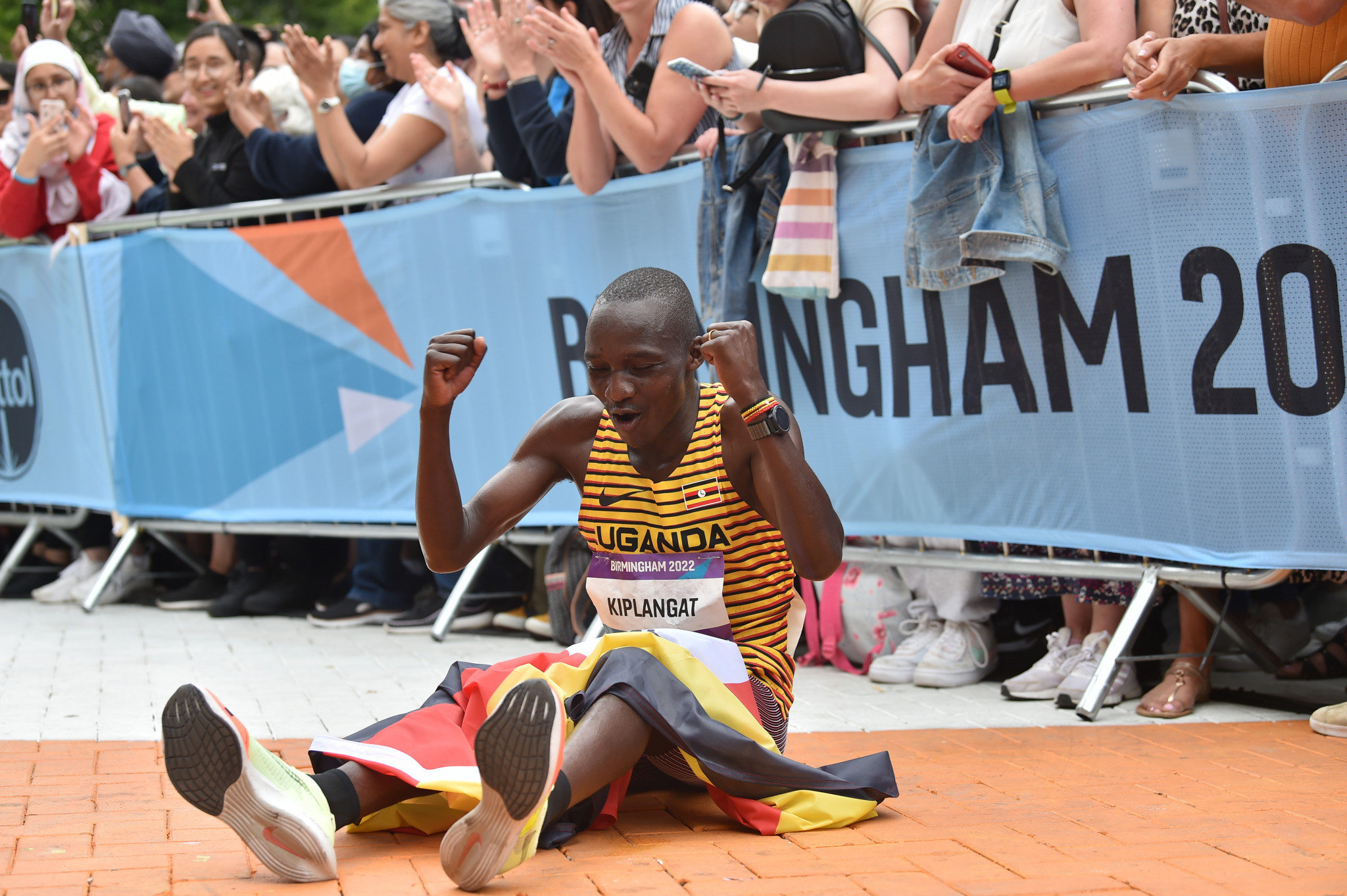 Victor Kiplangat took the men's marathon title despite going the wrong way late in the race ©Getty Images