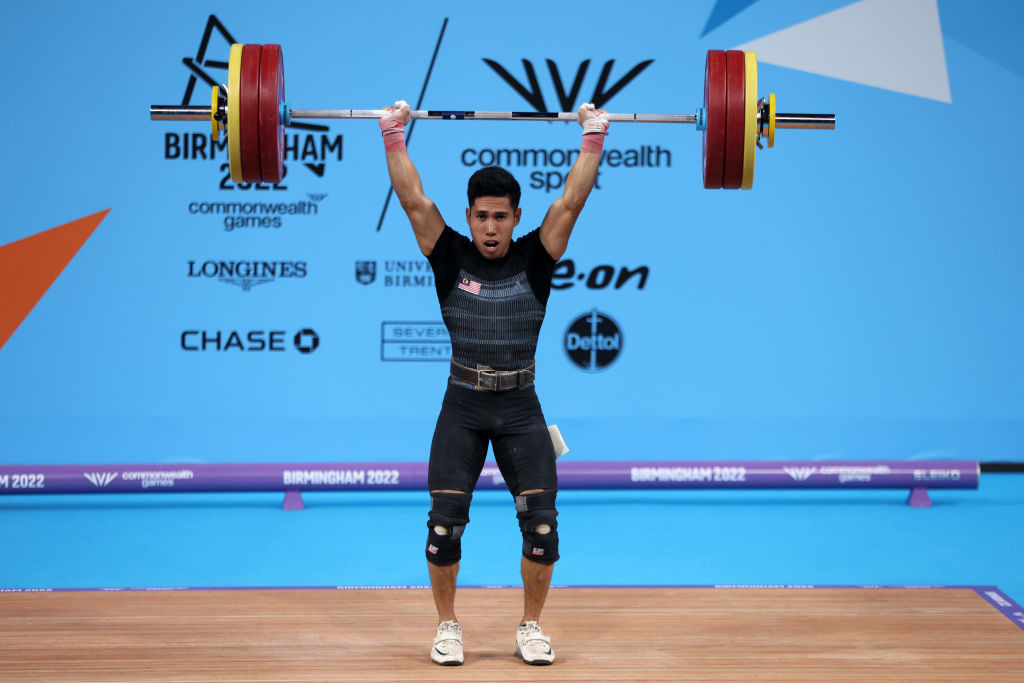 Aznil bin Bidin Muhamad was one of two Malaysian gold medallists on the opening day of weightlifting, taking the men's 61kg title ©Getty Images 