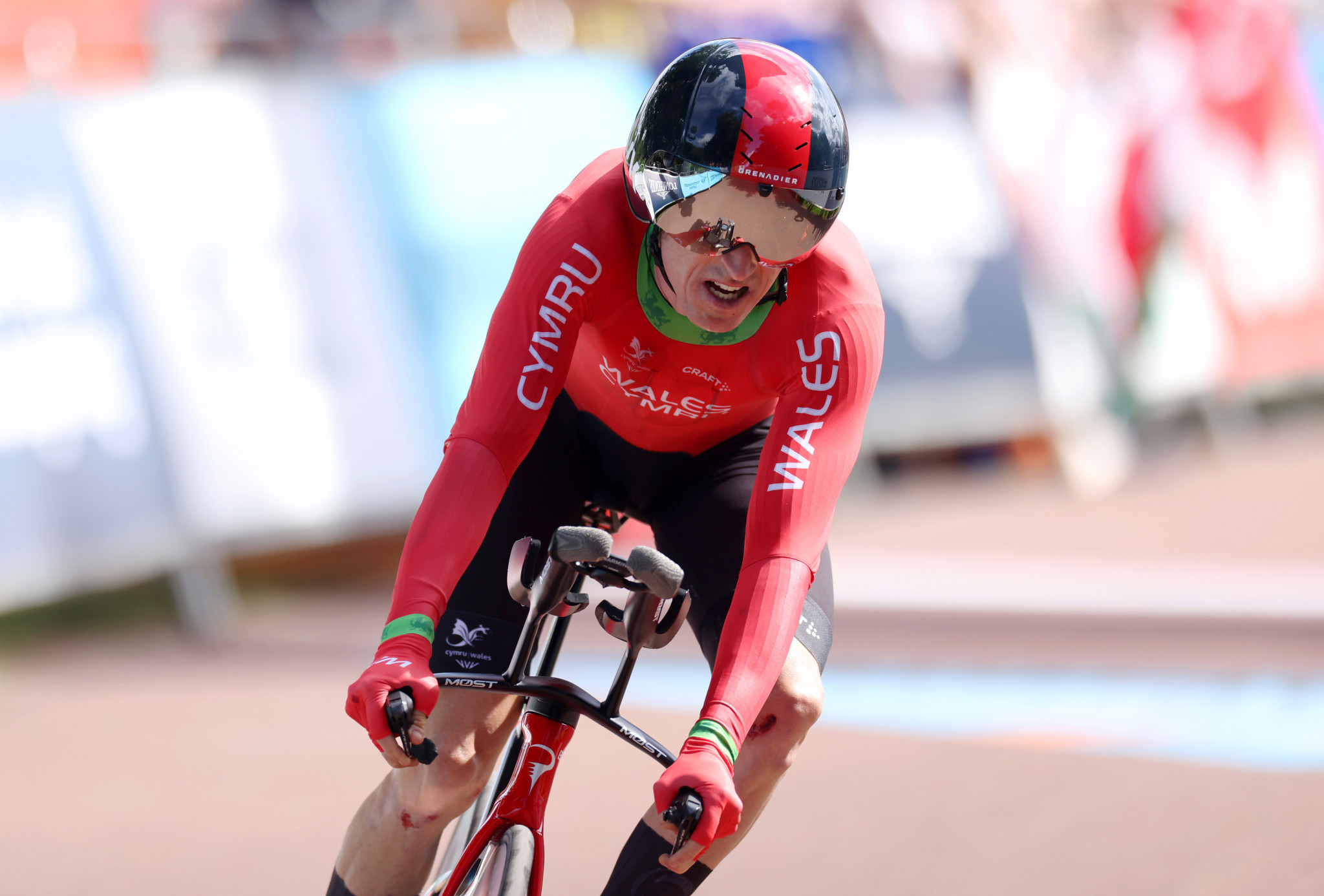 An early fall proved costly to Wales' Geraint Thomas' hopes of men's time trial gold, but he recovered to comfortably secure a place on the podium ©Getty Images