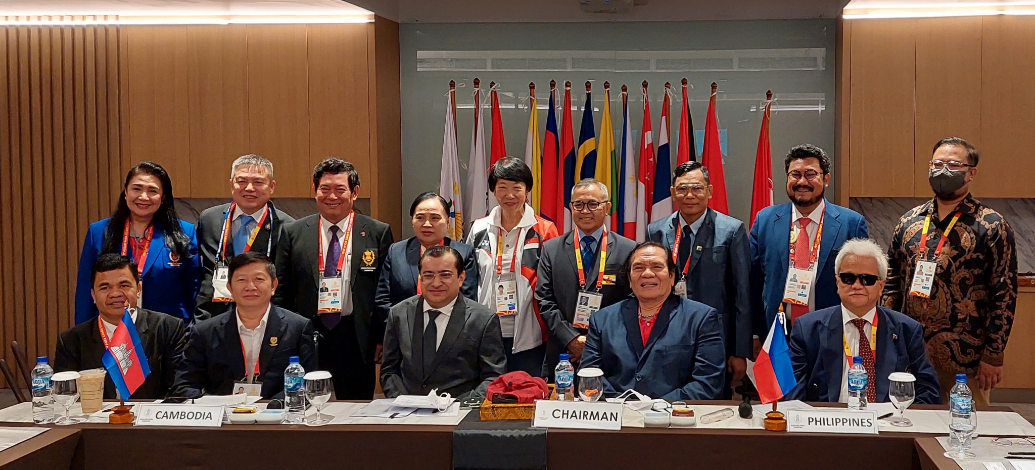 Osoth Bhavilai, back row third from right, has been re-elected as the APFS Executive Committee President ©ASEAN