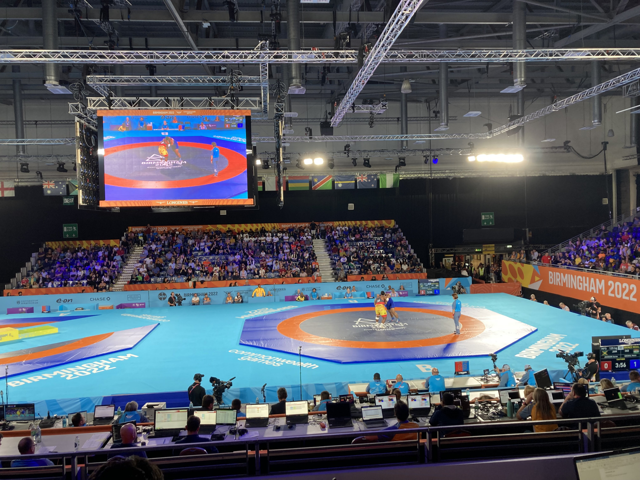 Wrestling session hit by delay over "safety issues" at Birmingham 2022