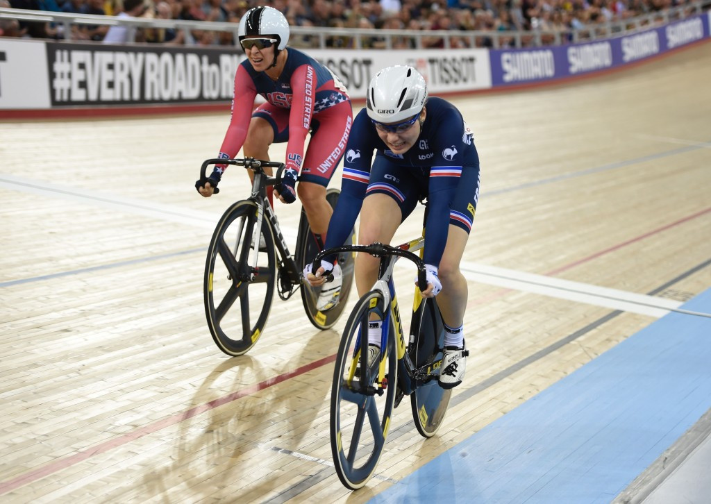 France's Laurie Berthon beat America's Sarah Hammer in a sprint to win silver ©Getty Images