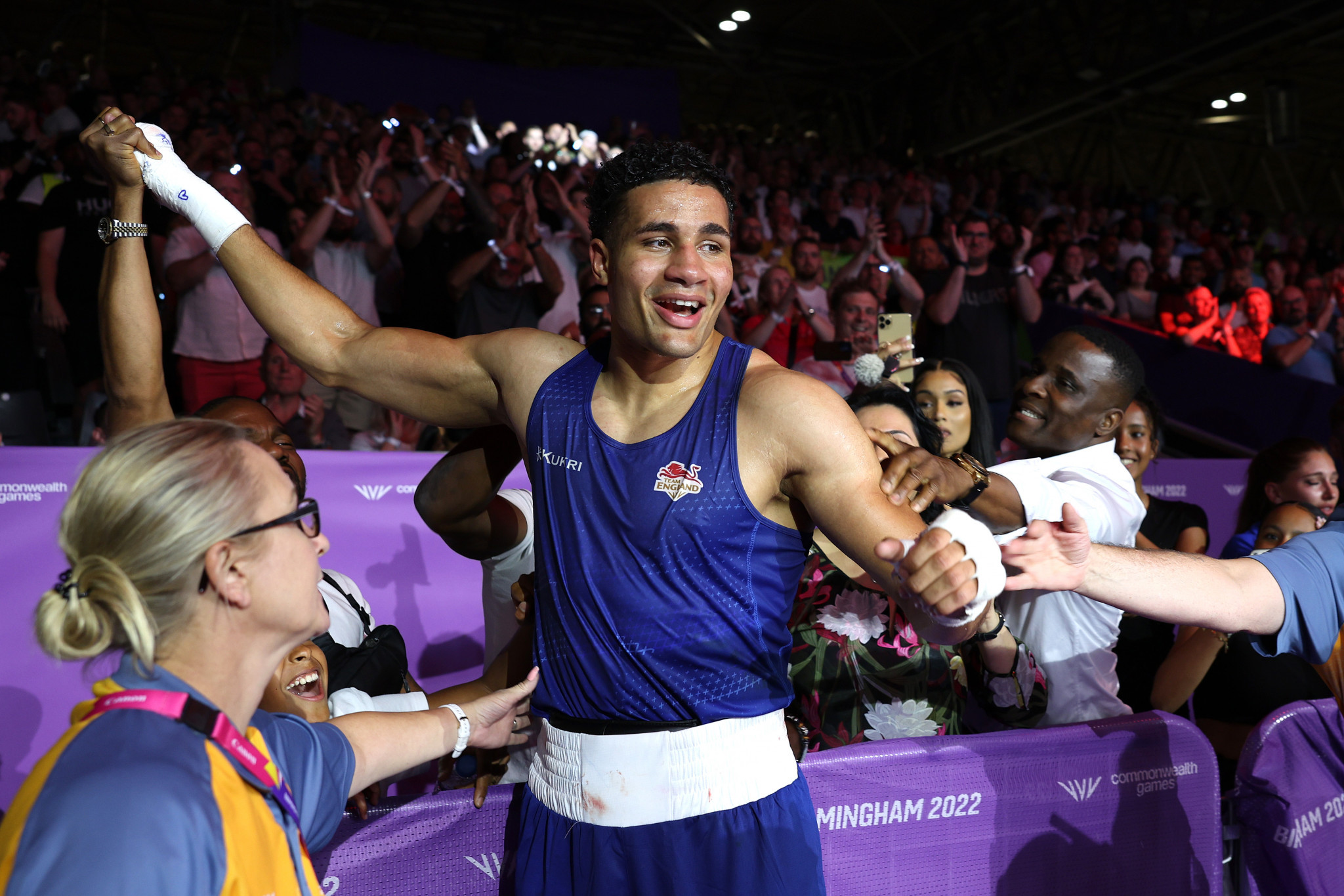 Delicious Orie signed off the night with gold for England in front of a home crowd ©Getty Images