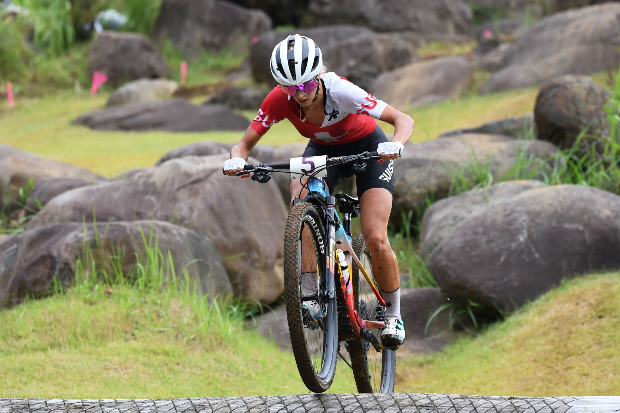 Olympic champion Neff helps Switzerland to top of Mountain Bike World Cup standings