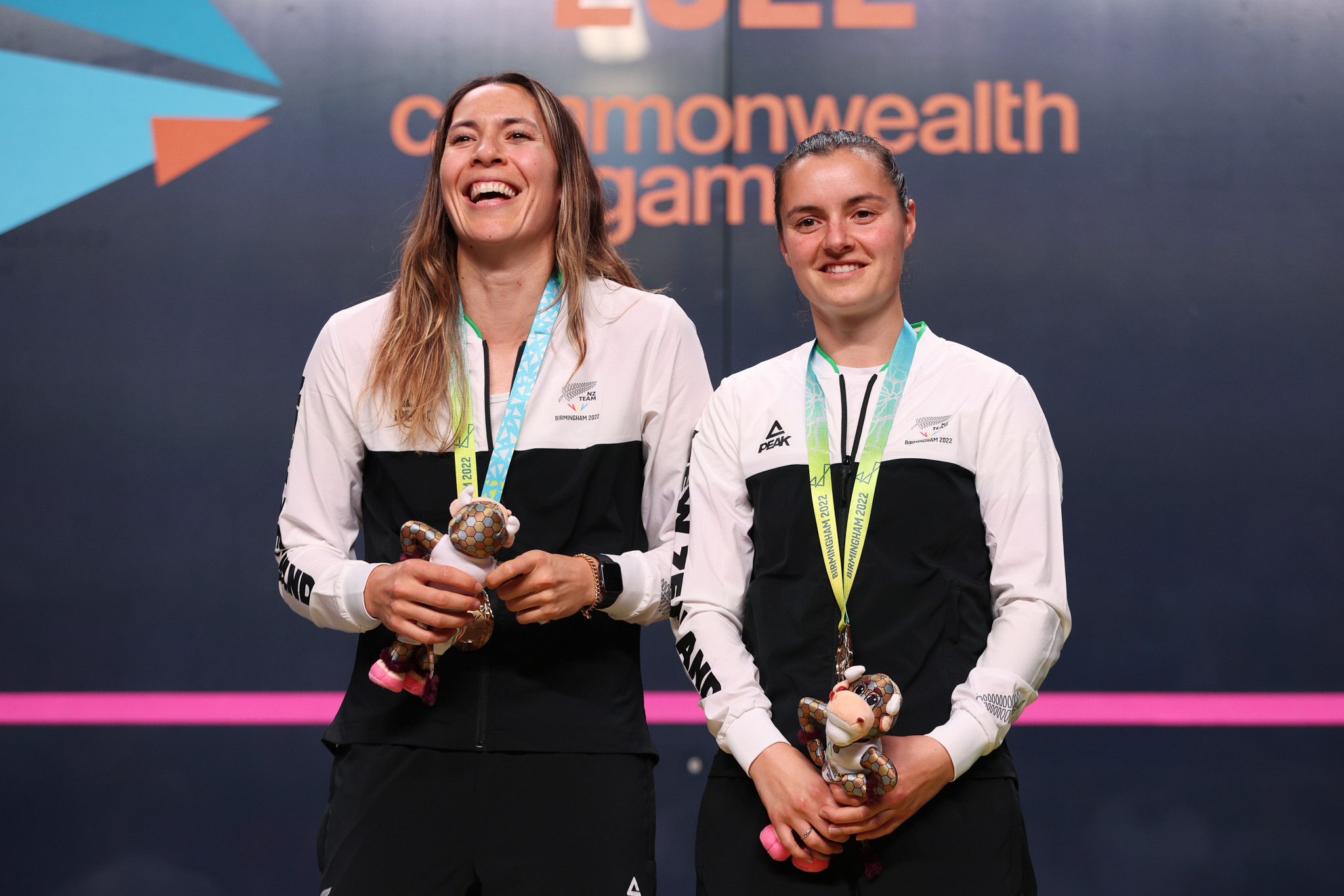Joelle King, left, and Amanda Landers-Murphy won the Commonwealth Games women's doubles squash title for the second time in a row ©Getty Images