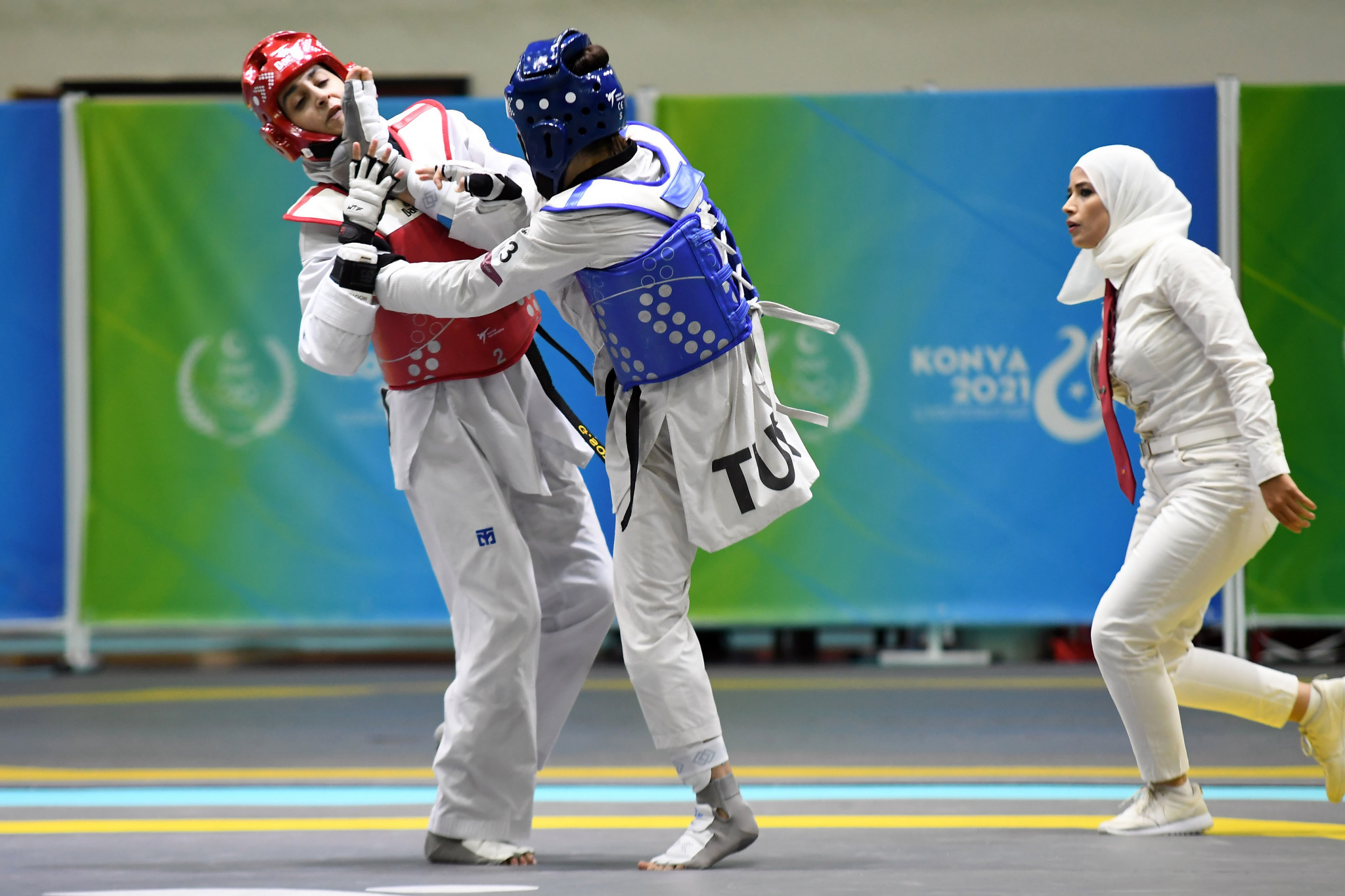 Turkey’s Rukiye Yildirim overcame Iran’s Ghazal Soltani to win the women's under-49kg title ©Konya2021