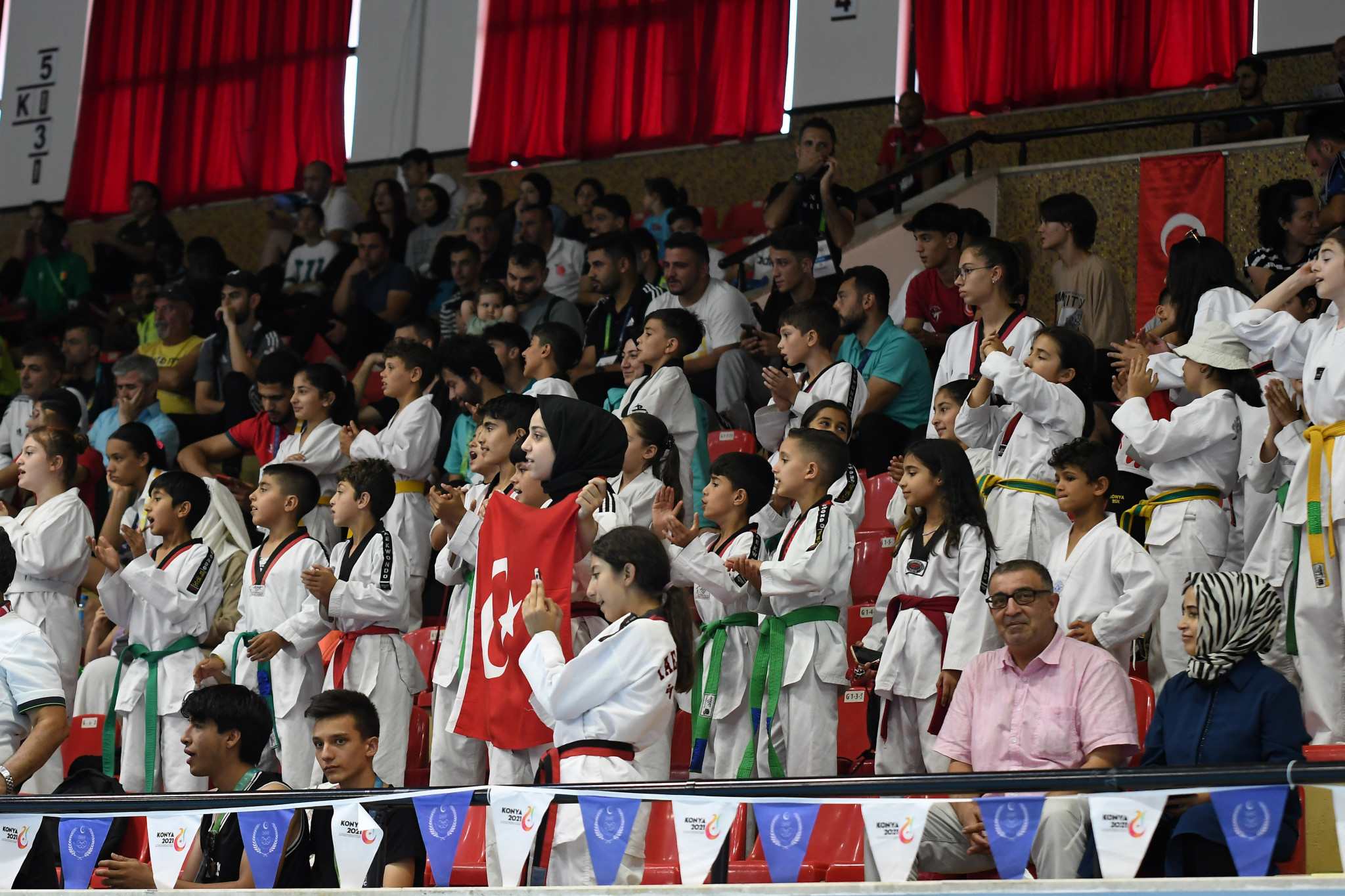 Fans flocked to various venues to watch the first day of competition after yesterday's Opening Ceremony ©Konya2021