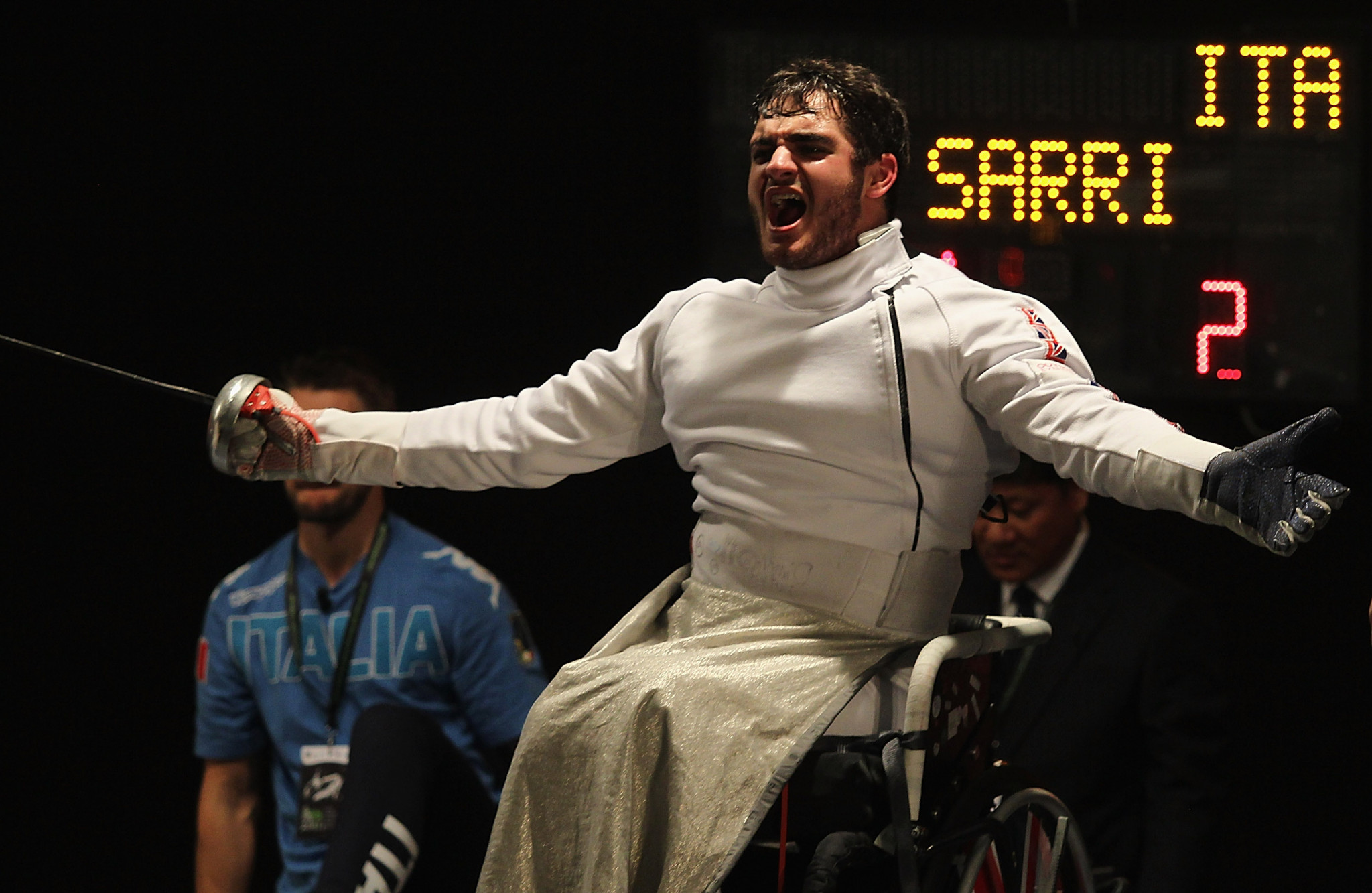 England's Dimitri Coutya struck gold by beating India’s Raghavendra in the men’s wheelchair epee final ©Getty Images