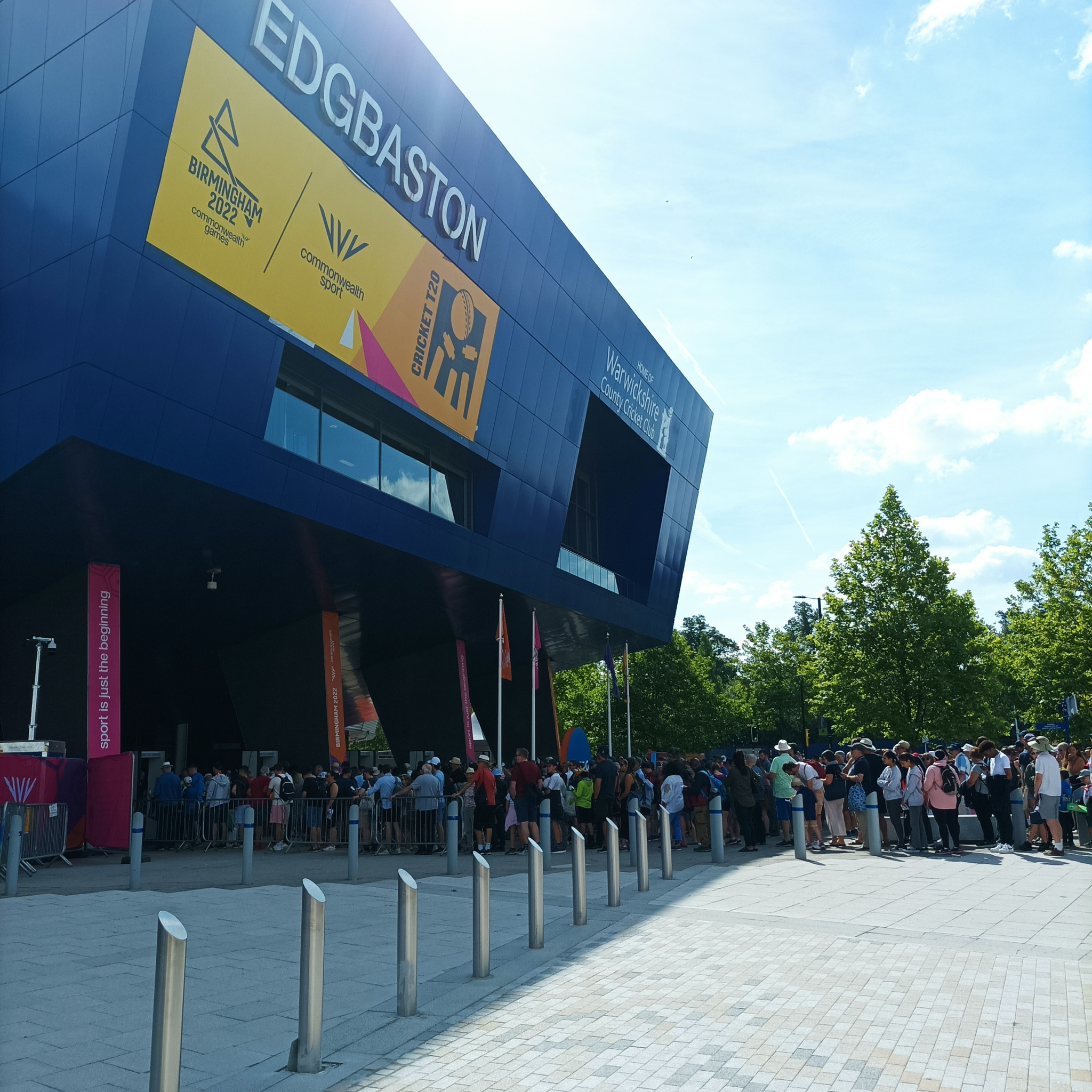 Crowds queuing at Edgbaston during the Commonwealth Games T20 tournament ©ITG