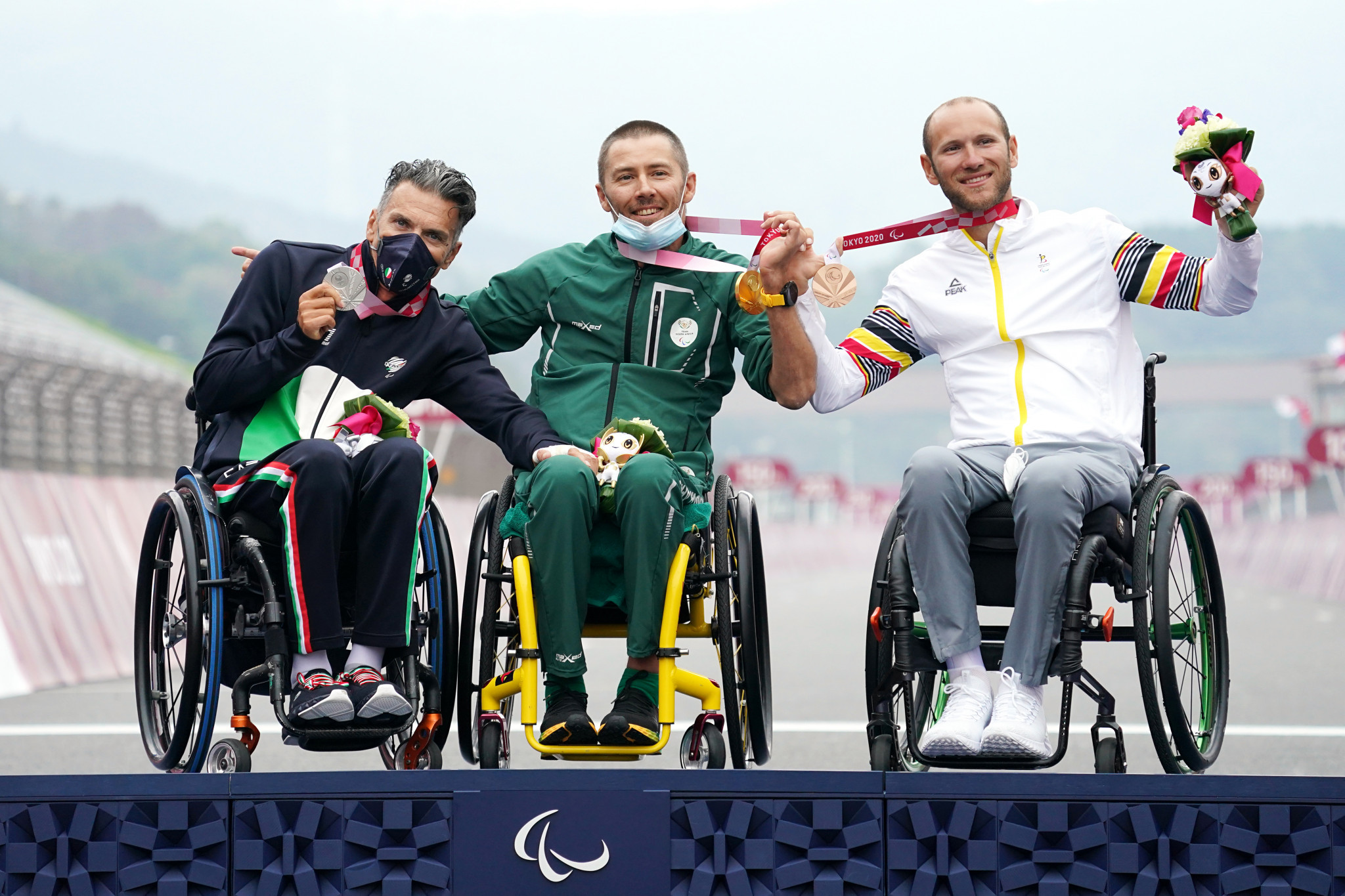 Fabrizio Cornegliani, left, who won silver at Tokyo 2020, beat Olympic champion Nicolas Pieter du Preez of South Africa in Baie-Comeau ©Getty Images