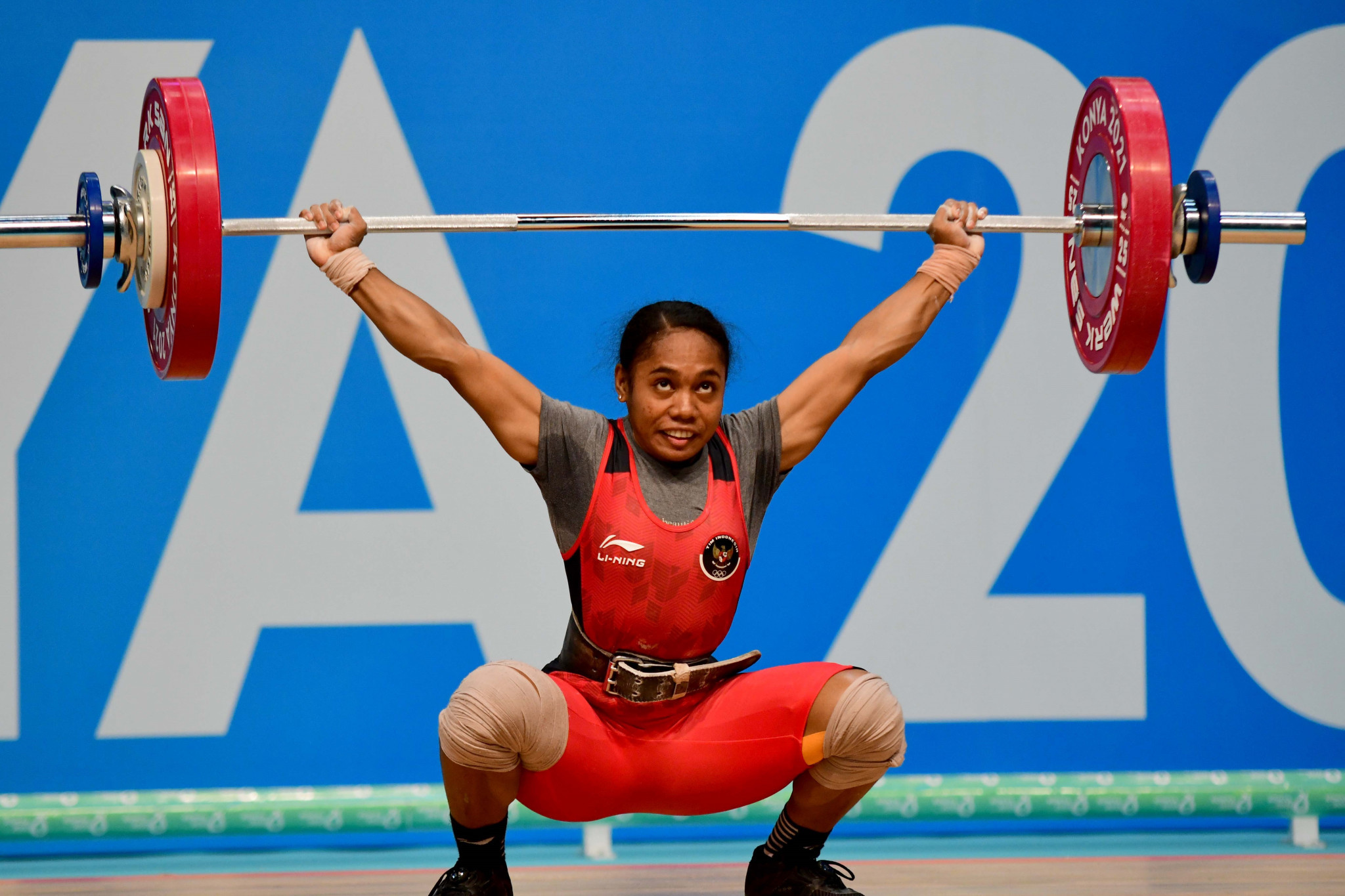 Natasya Beteyob produced a fantastic final lift to win women’s 55kg gold ©Konya 2021