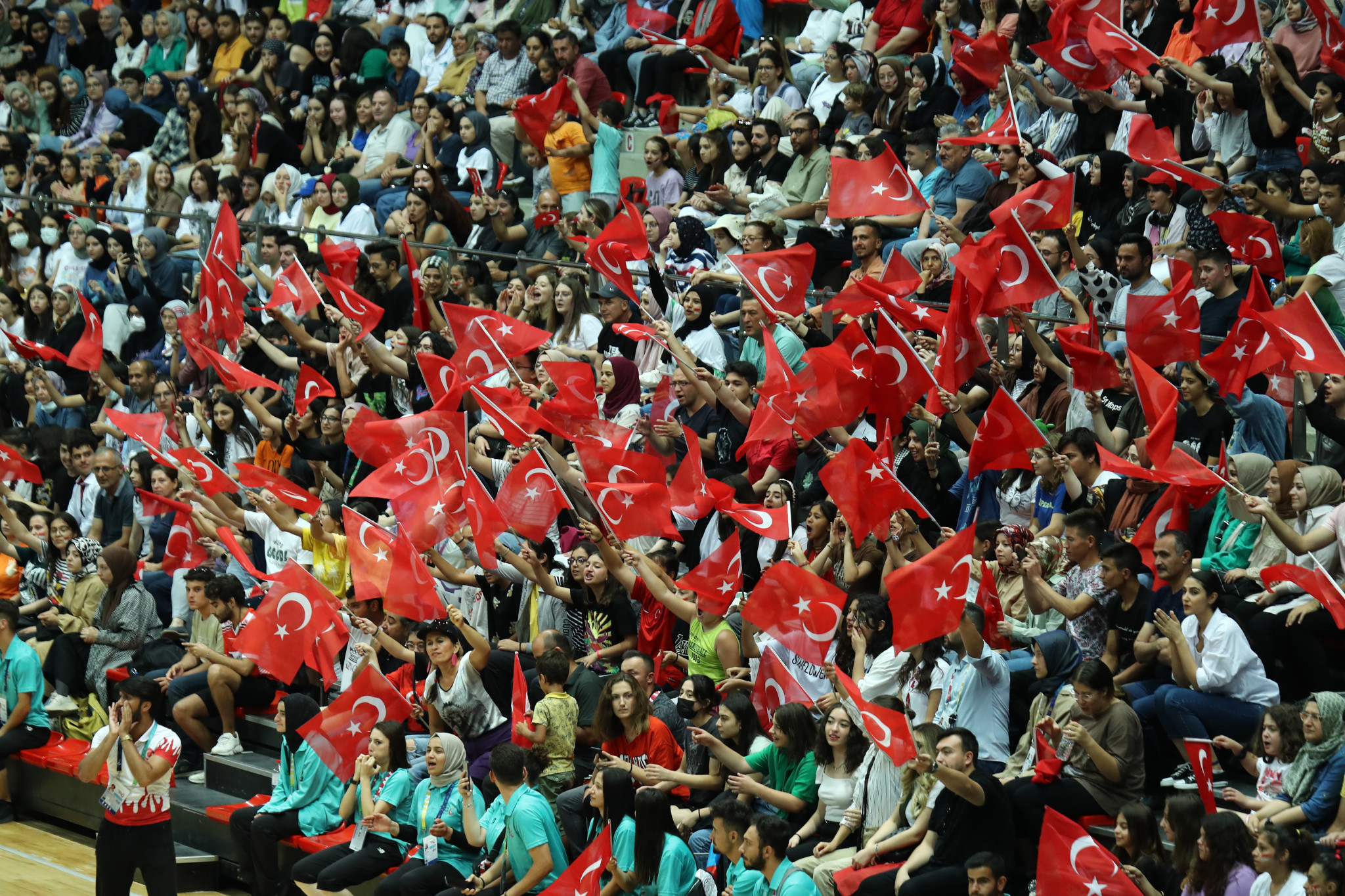 Big crowds turned out to see Turkey take on Iran ©Konya 2021