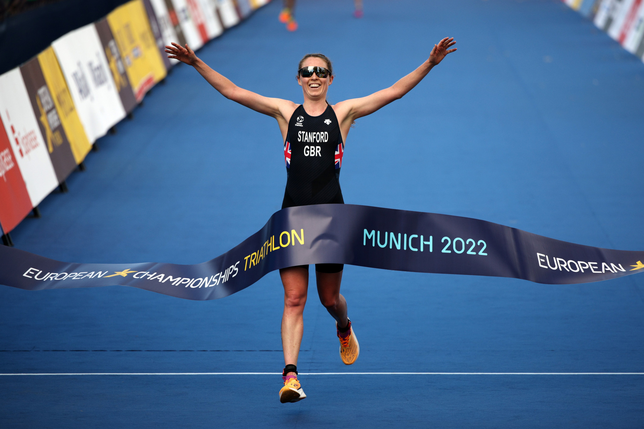 Nine years after winning the women's world triathlon title, Britain's 33-year-old Non Stanford stood on top of the podium again at the Munich 2022 ©Getty Images