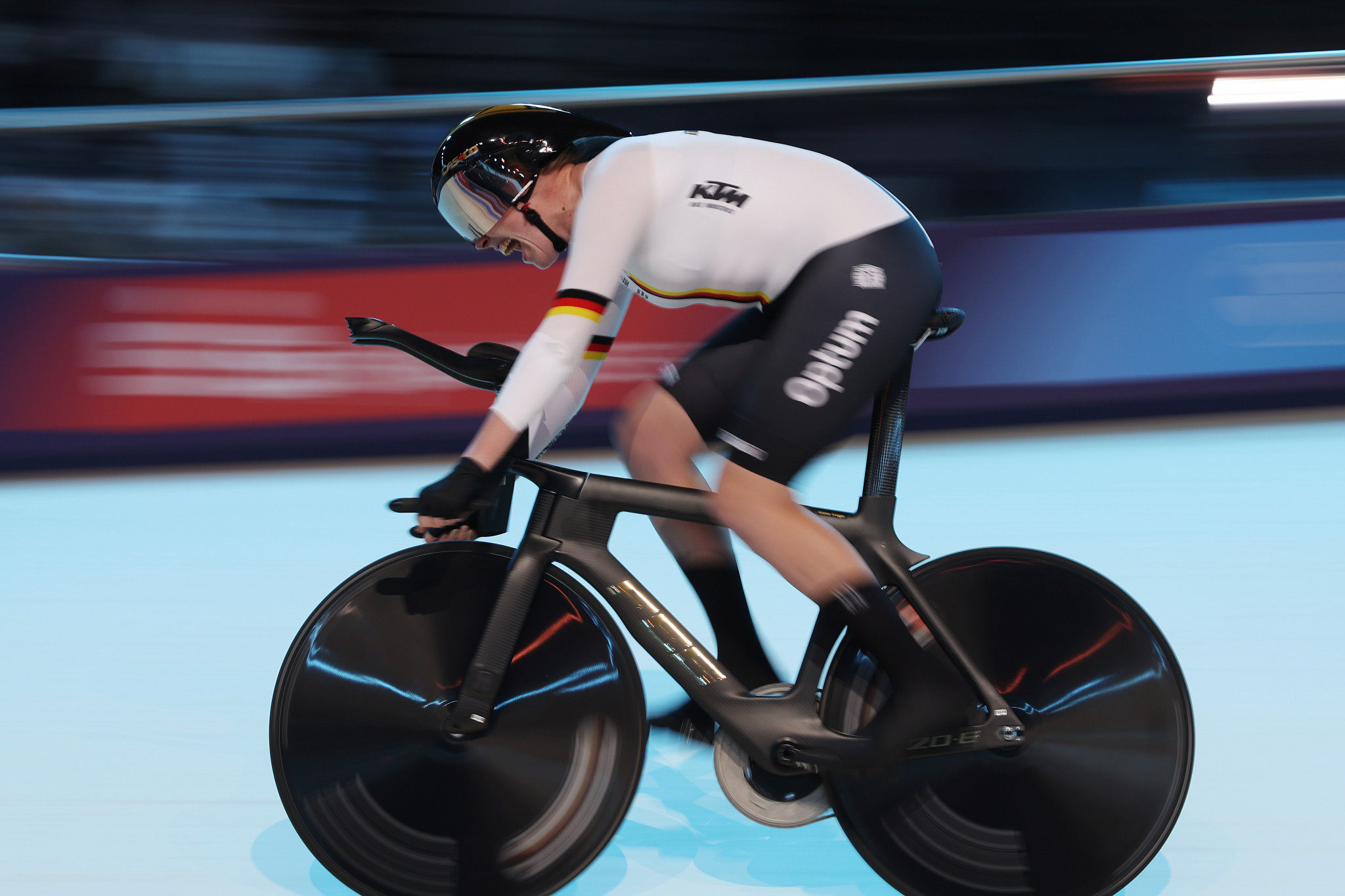 The women’s individual pursuit final saw Tokyo 2020 team pursuit winner Mieke Kröger grab another gold for the Germans ©Getty Images