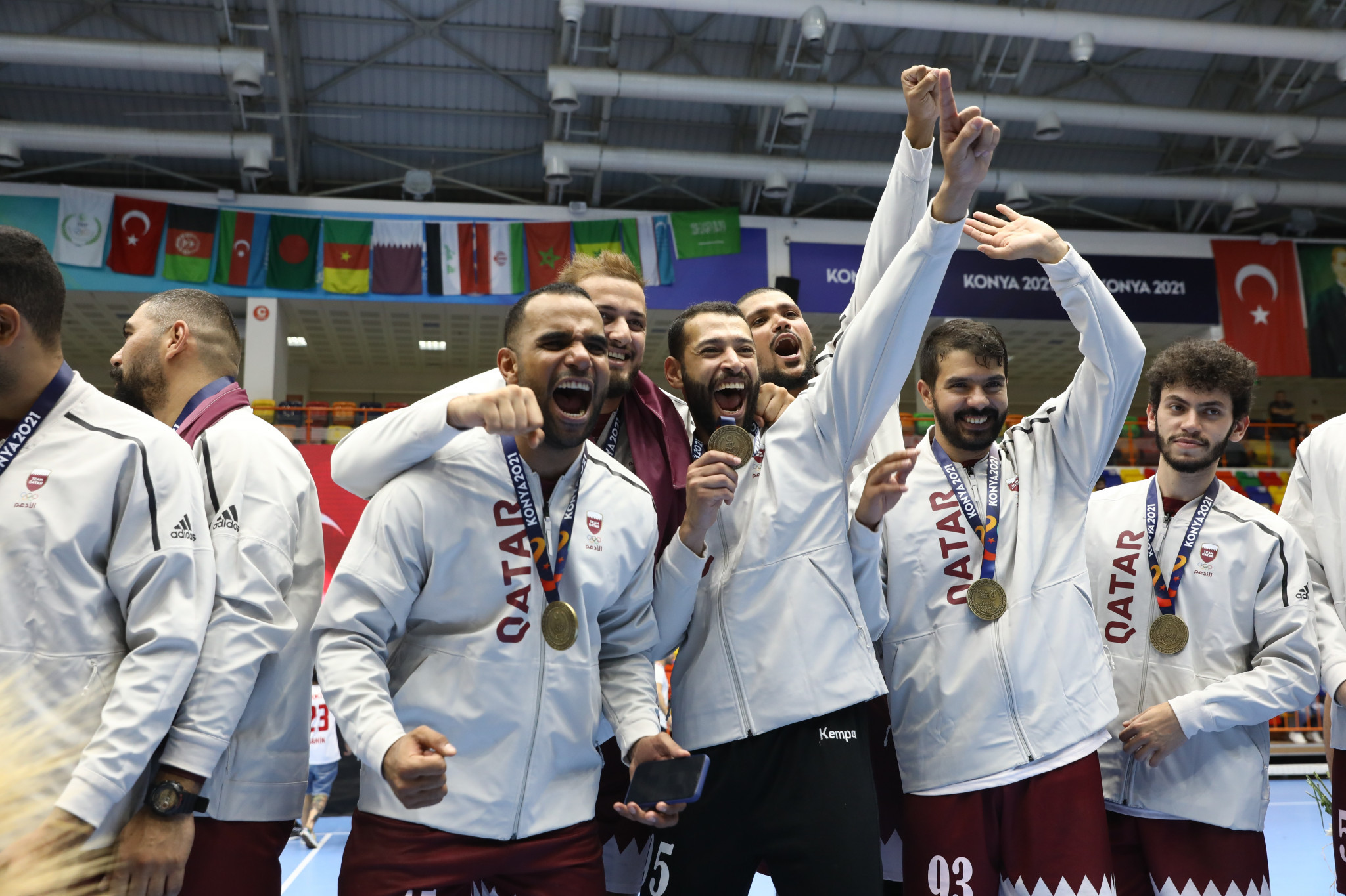 Qatar players celebrate after beating Turkey to win men's handball gold in Konya ©Konya 2021