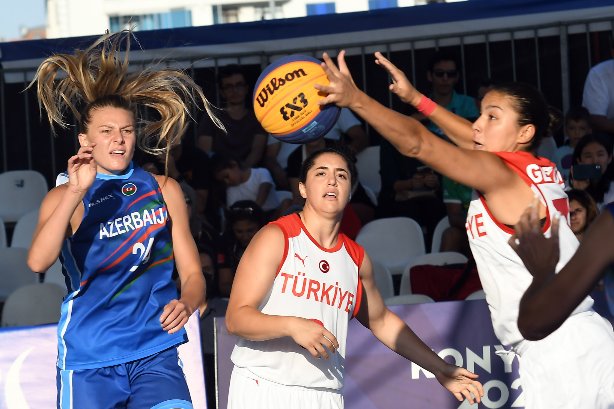 3x3 basketball action continued with Turkey facing Azerbaijan in the women's group stages ©Konya 2021
