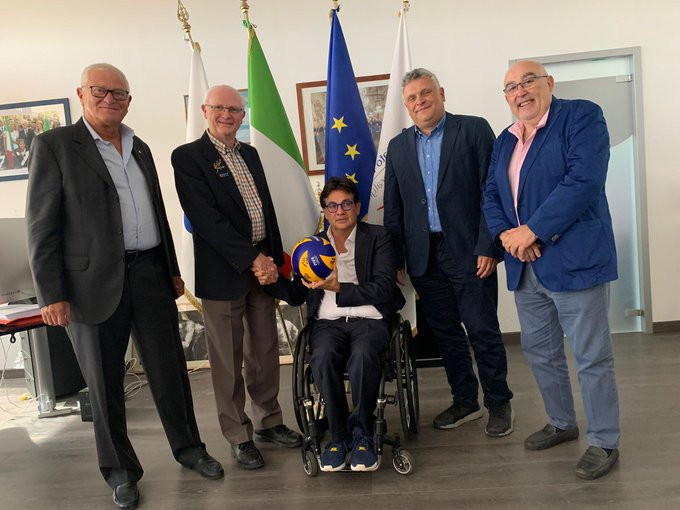 World ParaVolley President Barry Couzner, second left, visited three European countries during a trip to the continent ©Twitter/Federvolley