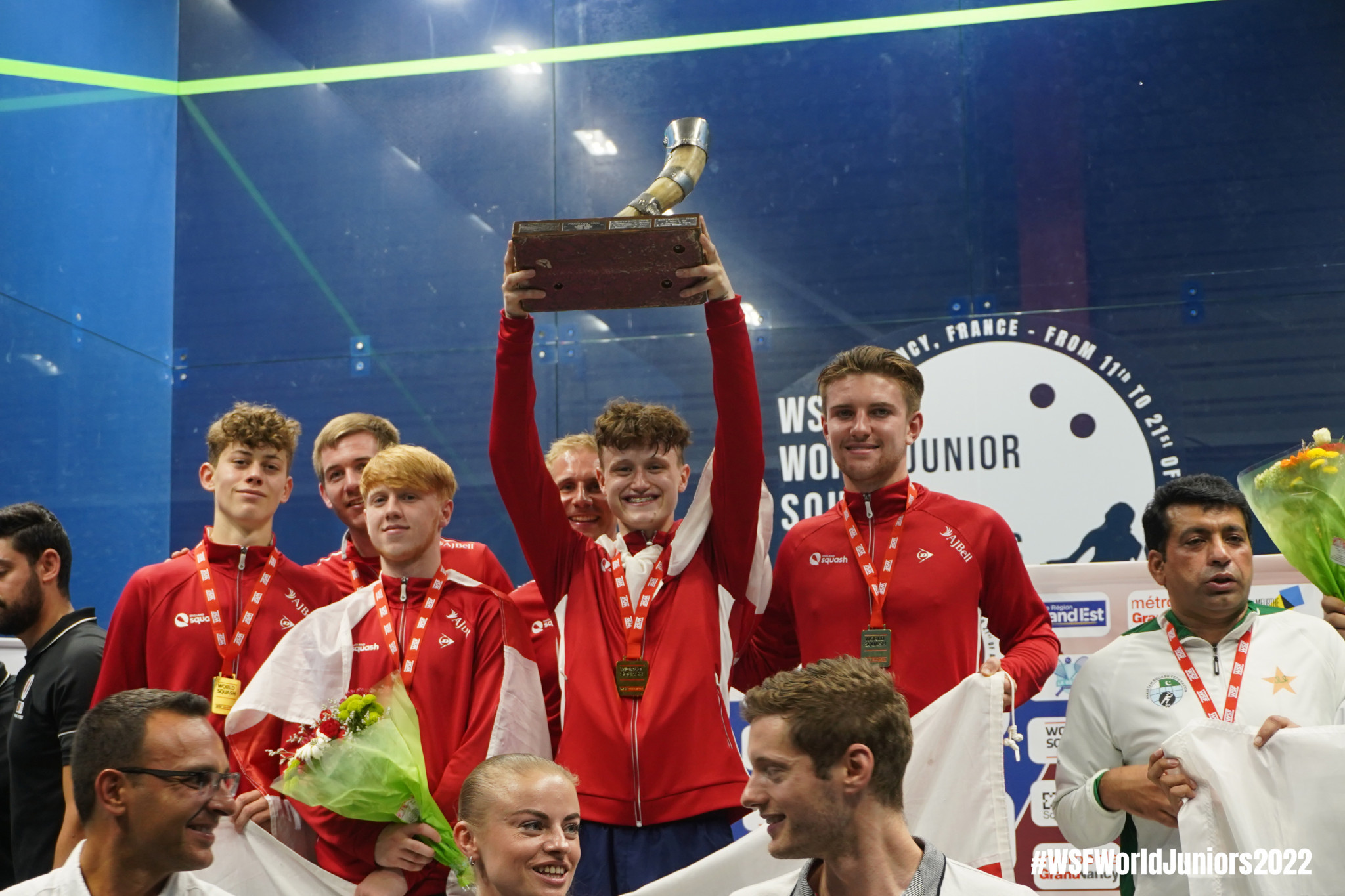 England lifted the team title at the Men's World Junior Squash Championships ©WSF