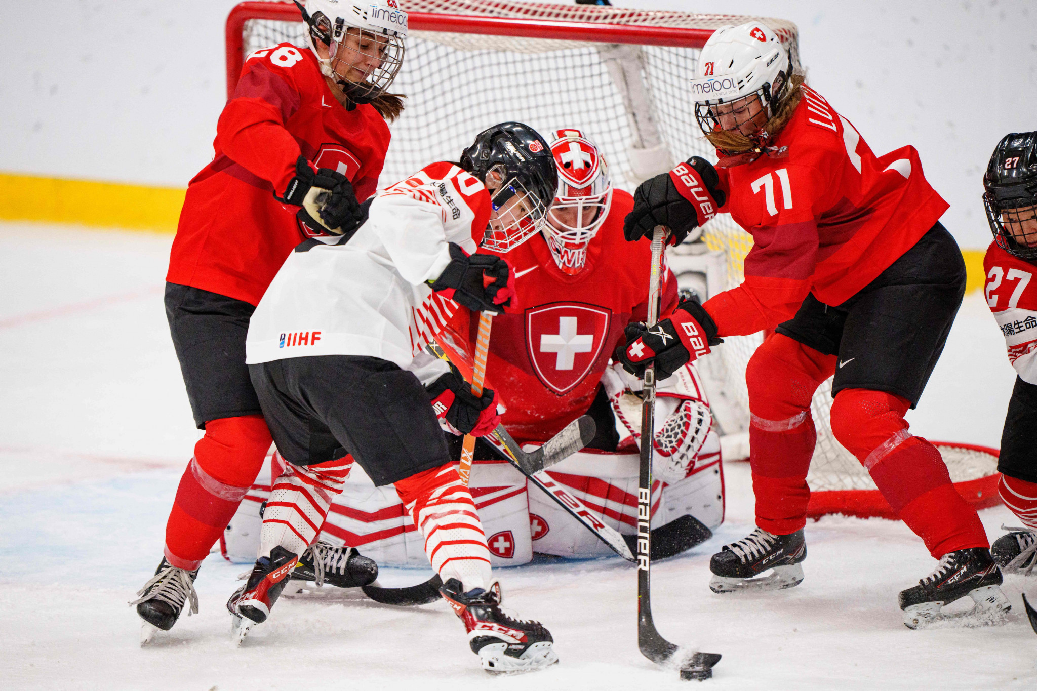 Switzerland beat Japan in a shootout to reach the Women's World Ice Hockey Championship semi-finals ©Getty Images