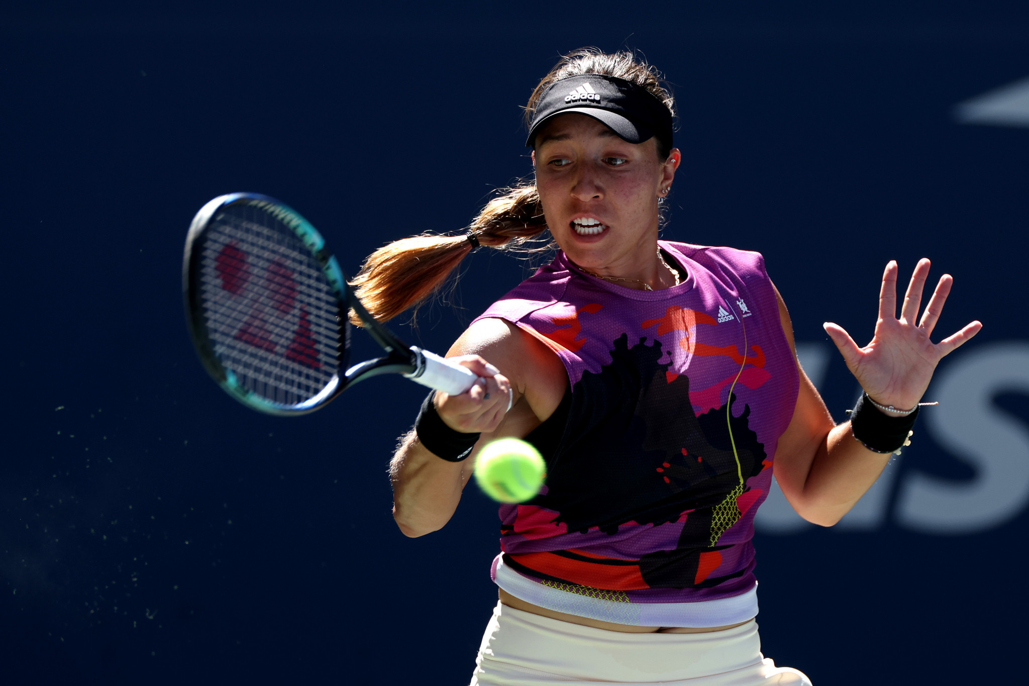American number one Jessica Pegula on her way to victory against Aliaksandra Sasnovich ©Getty Images
