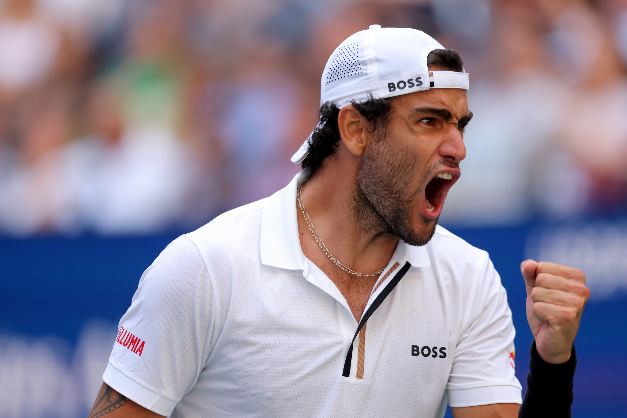Matteo Berrettini lets out a roar on his way to a four-set win over Sir Andy Murray ©Getty Images