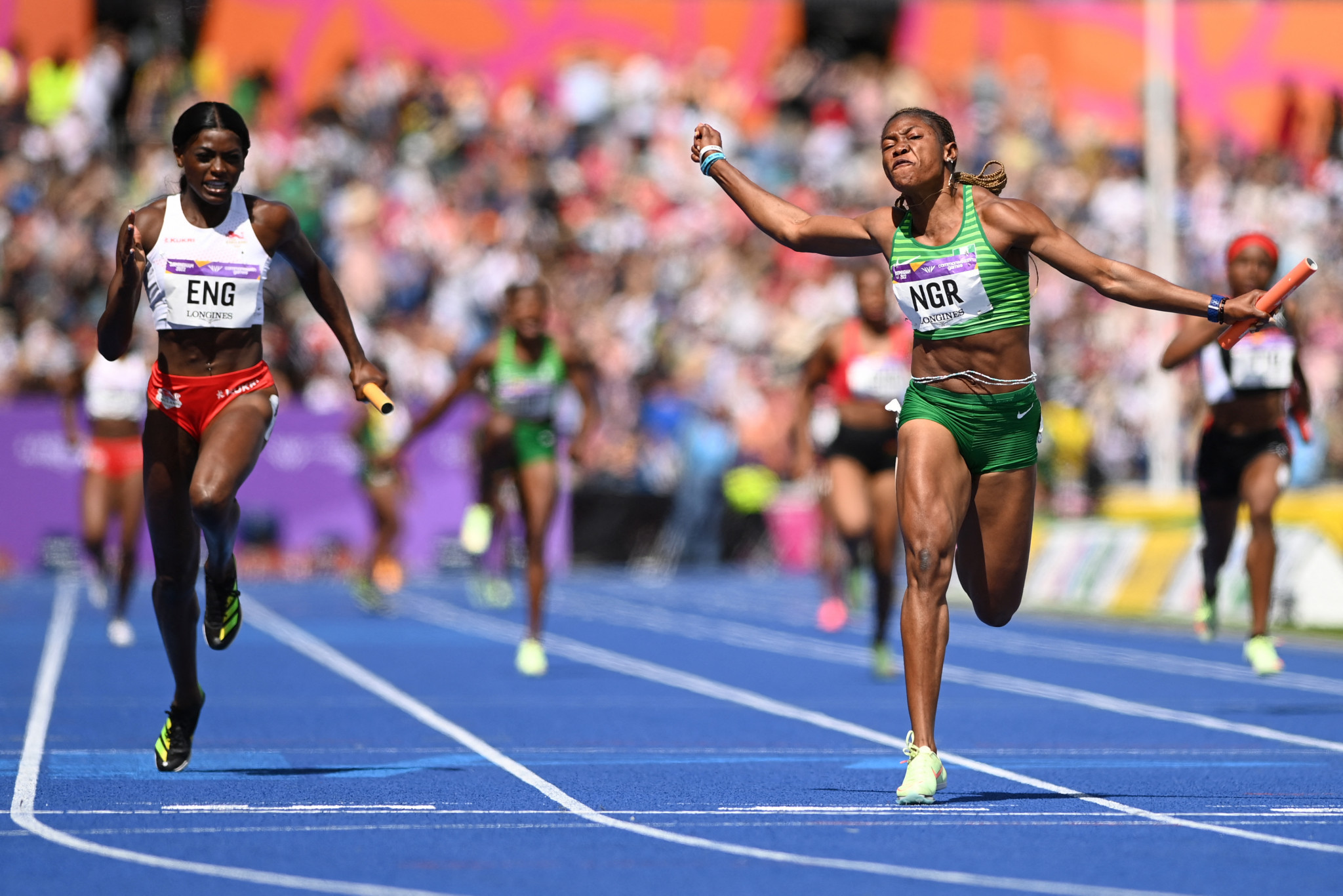 Nzubechi Grace Nwokocha beat England's Daryll Neita to the line at the 4x100m relay ©Getty Images