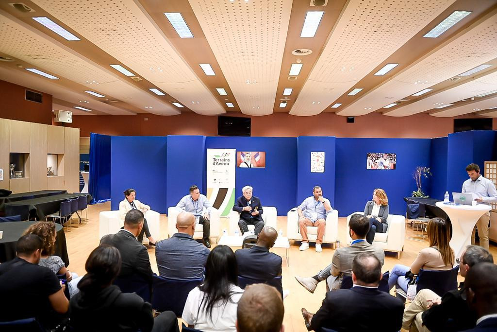 Taekwondo Humanitarian Foundation conference gets support from local Parisian clubs to welcome refugees