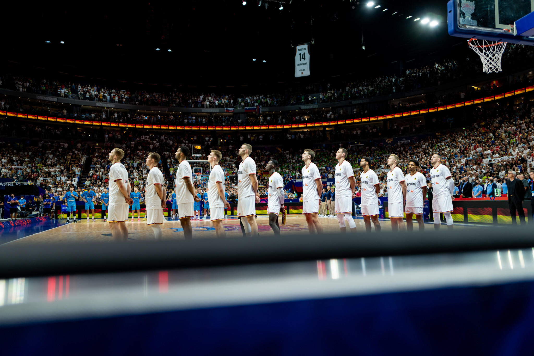České vítězství zajišťuje postup přes skupiny EuroBasket 2022 na tři ze čtyř hostitelů
