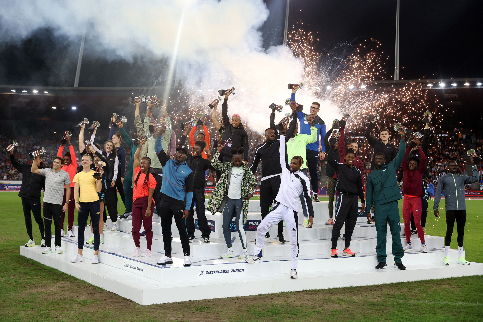 The winners of the Diamond League trophies celebrate following their triumphs in Zurich ©Getty Images