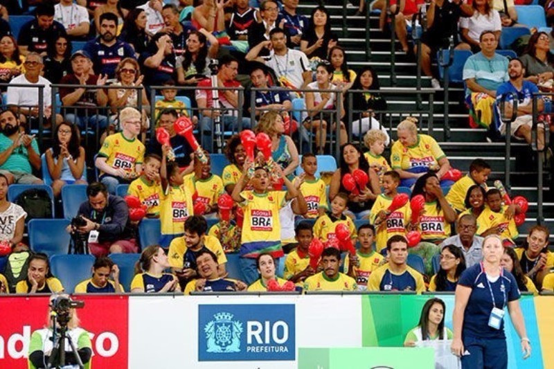 Crowds watching the action in the Carioca Arena ©IJF
