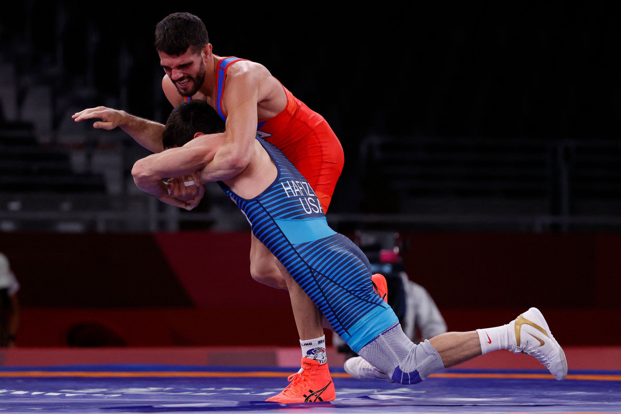 Luis Orta Sanchez, in red, is one of the favourites to medal at the World Wrestling Championships in Belgrade ©Getty Images