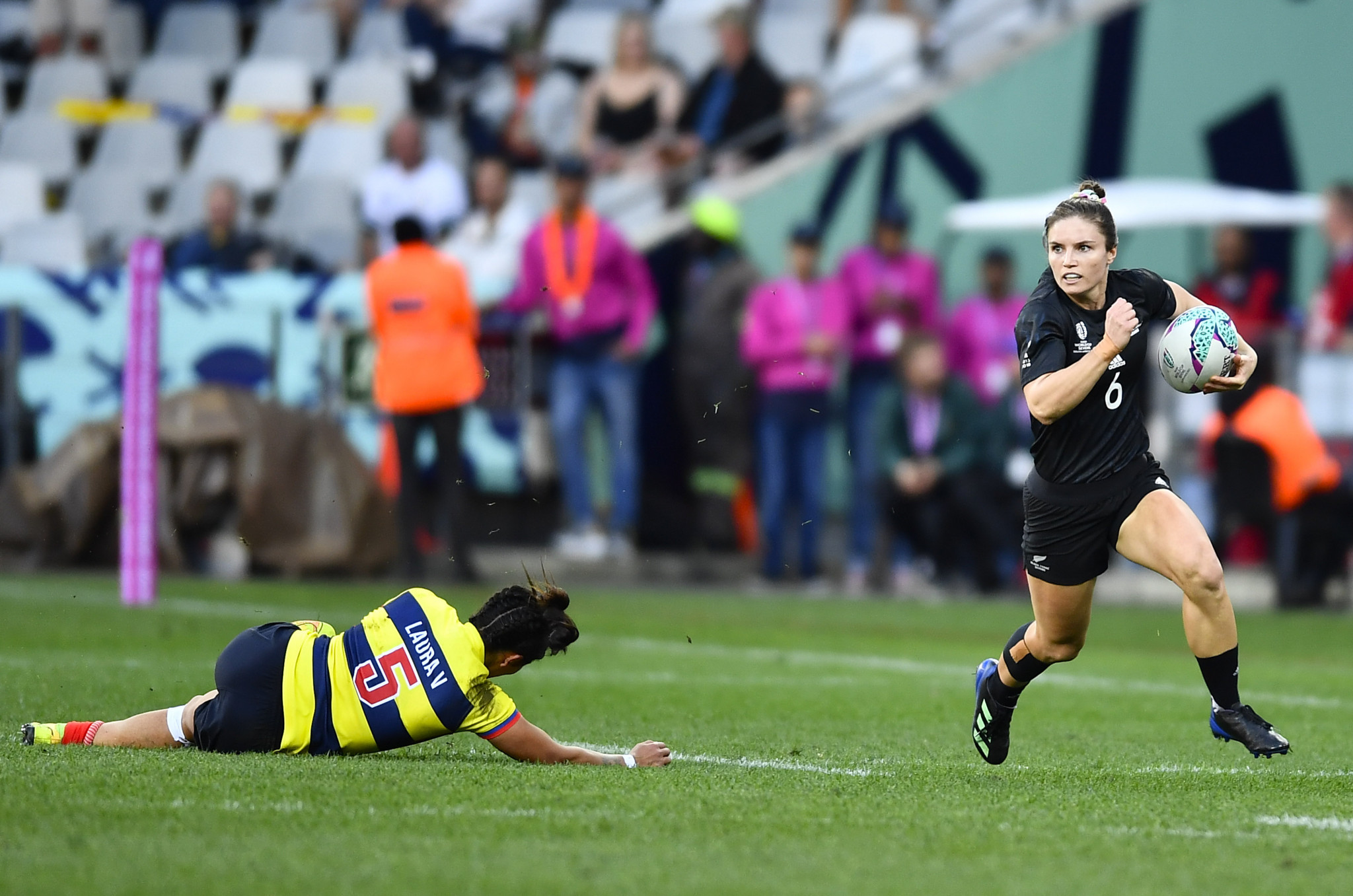 New Zealand cruise into next round at Rugby World Cup Sevens