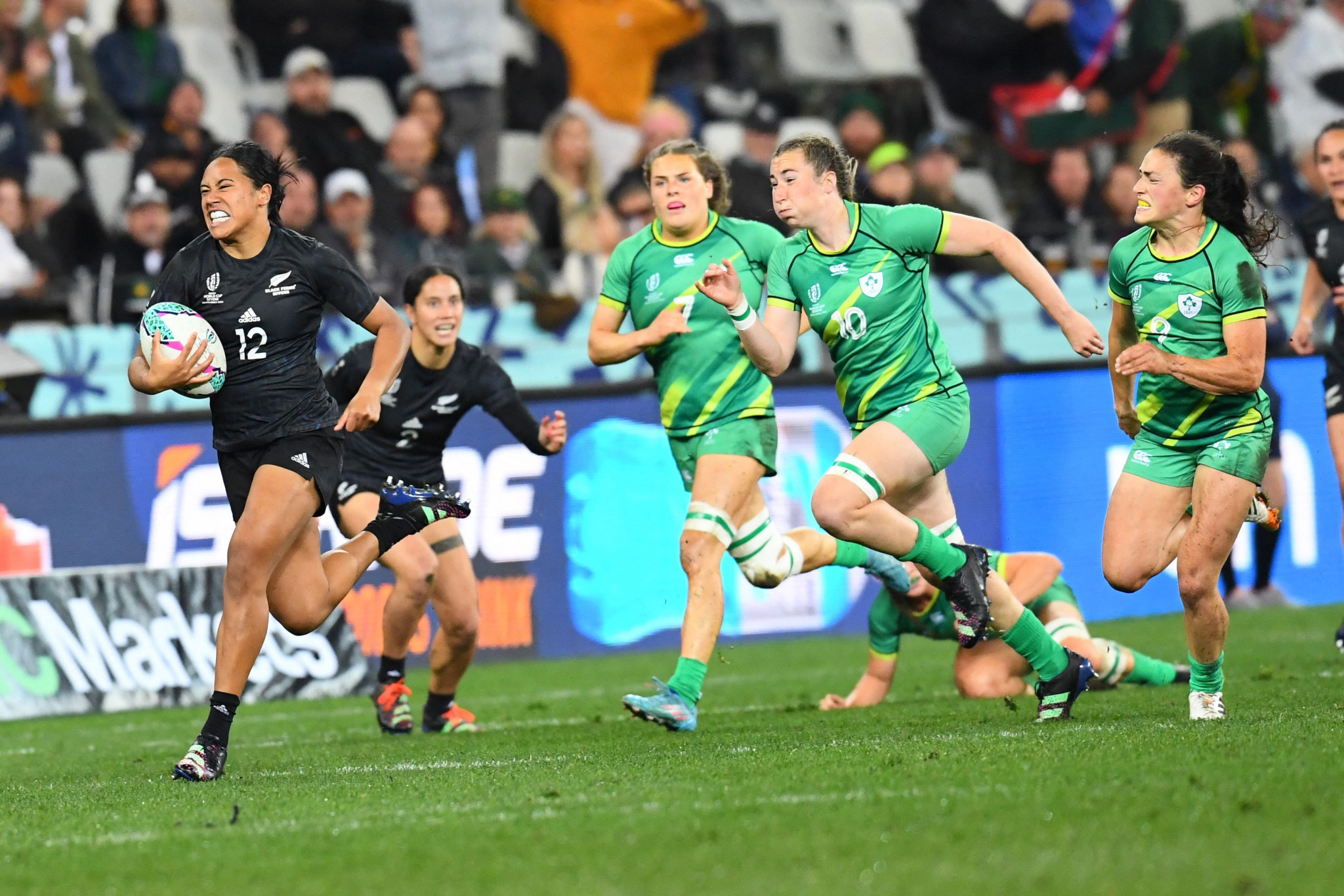 New Zealand beat Ireland 28-0 in the Rugby World Cup Sevens to advance to the semi-finals in the women's tournament ©Getty Images