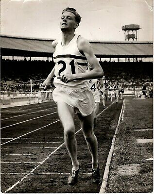 Britain's Brian Hewson, the 1958 European Championships 1500m gold medallist, has died at the age of 89 ©Getty Images